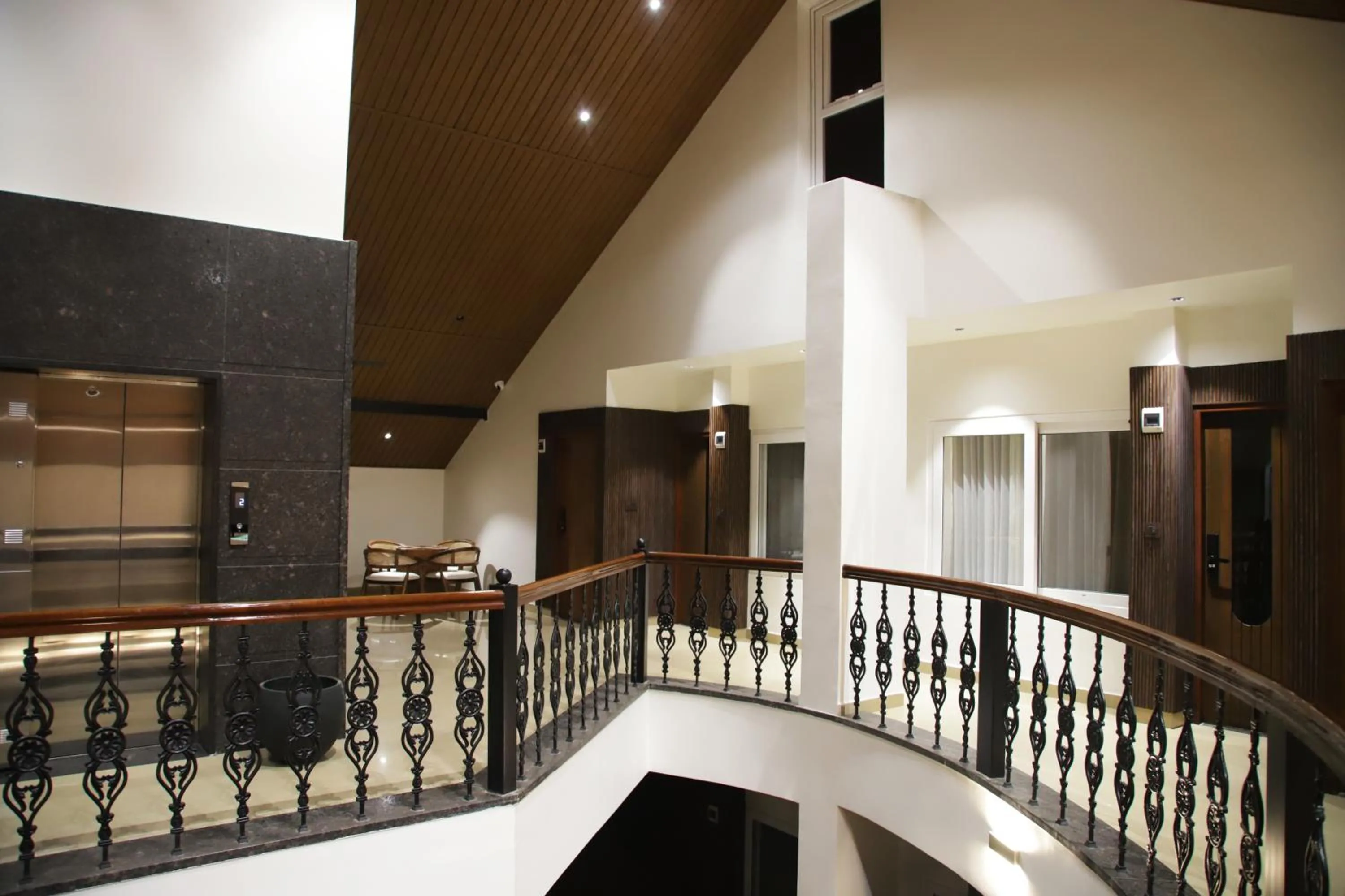 Dining area in Hunkal Stays