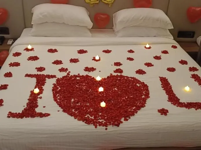 Bed in Hunkal Stays