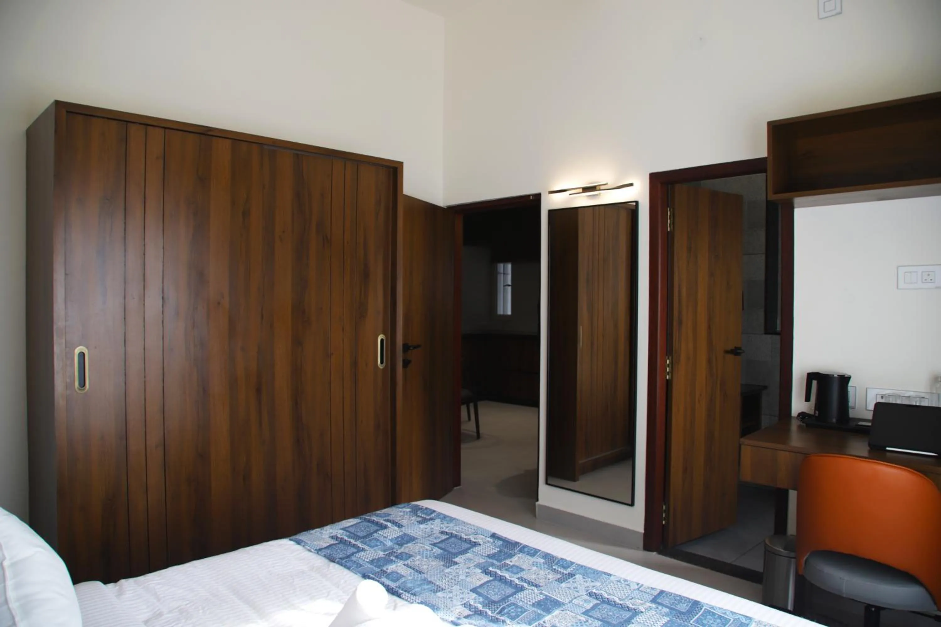 Bed in Hunkal Stays