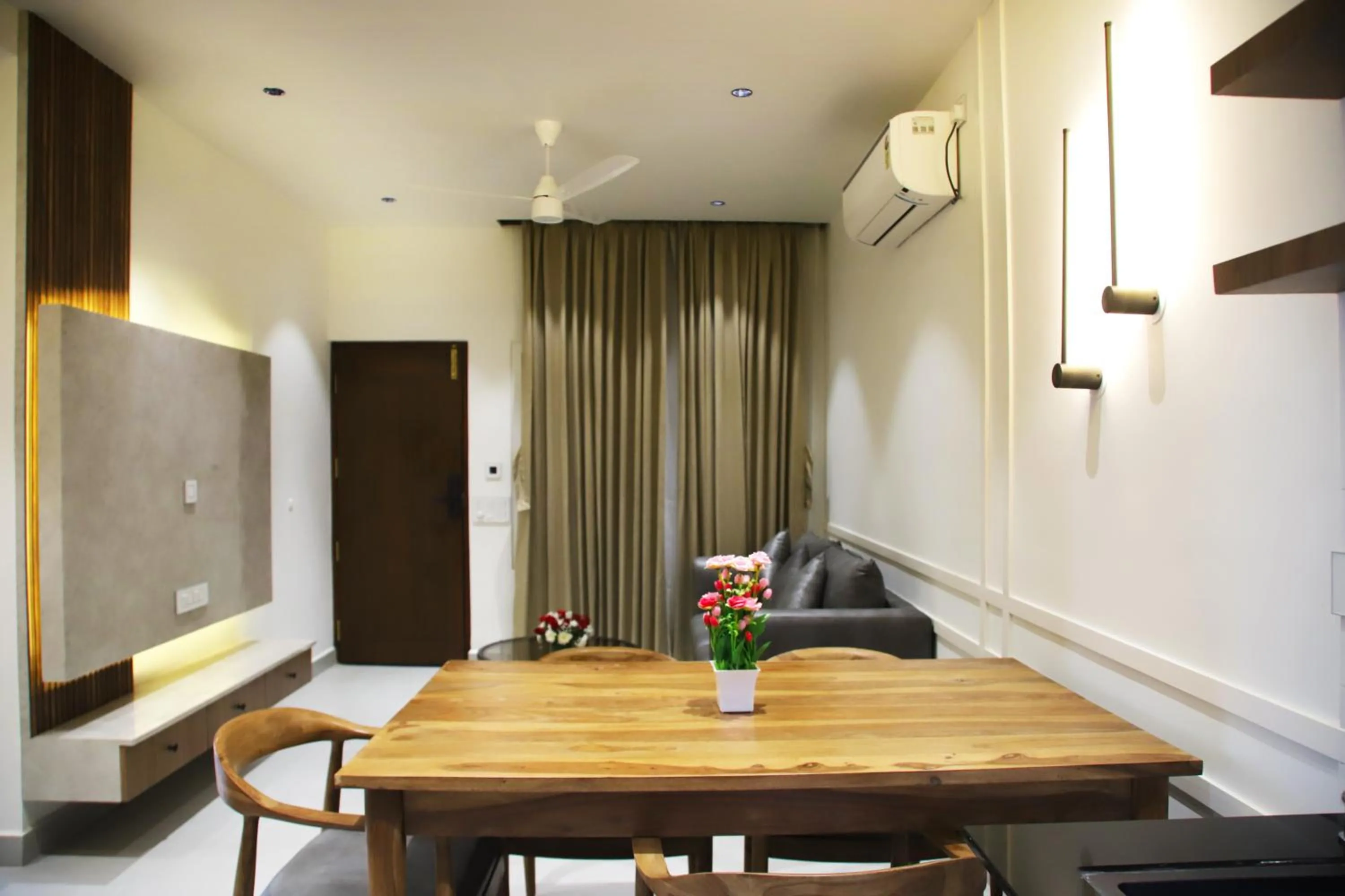 Living room in Hunkal Stays