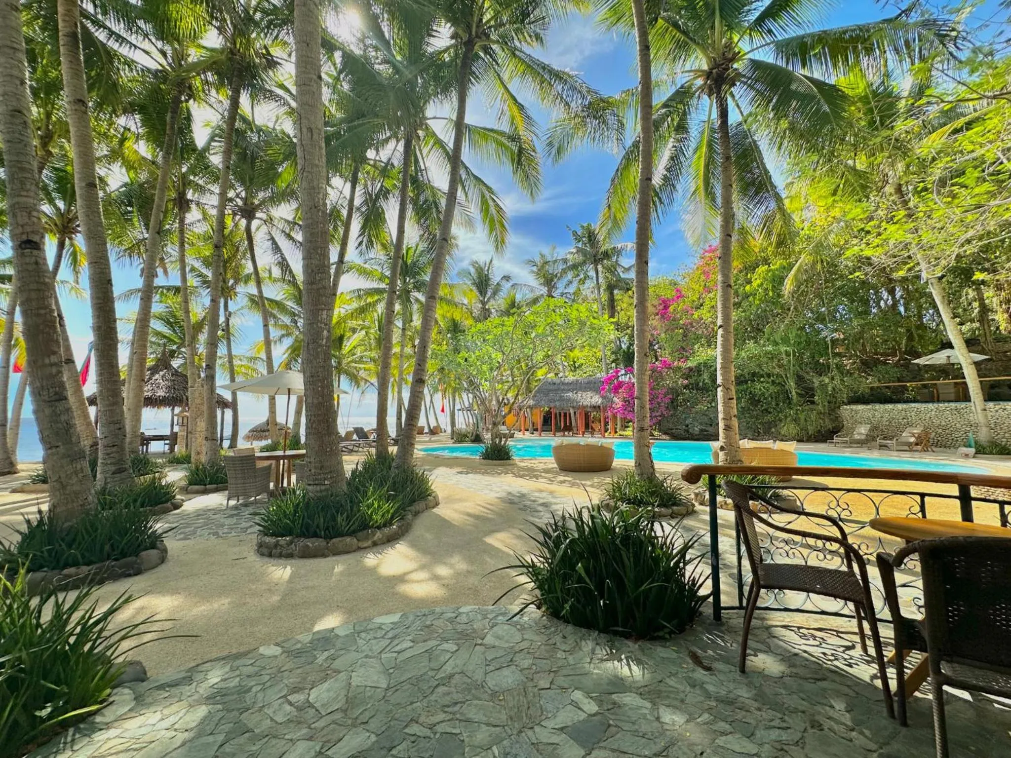 Swimming pool in Coco Sunset Beach Resort