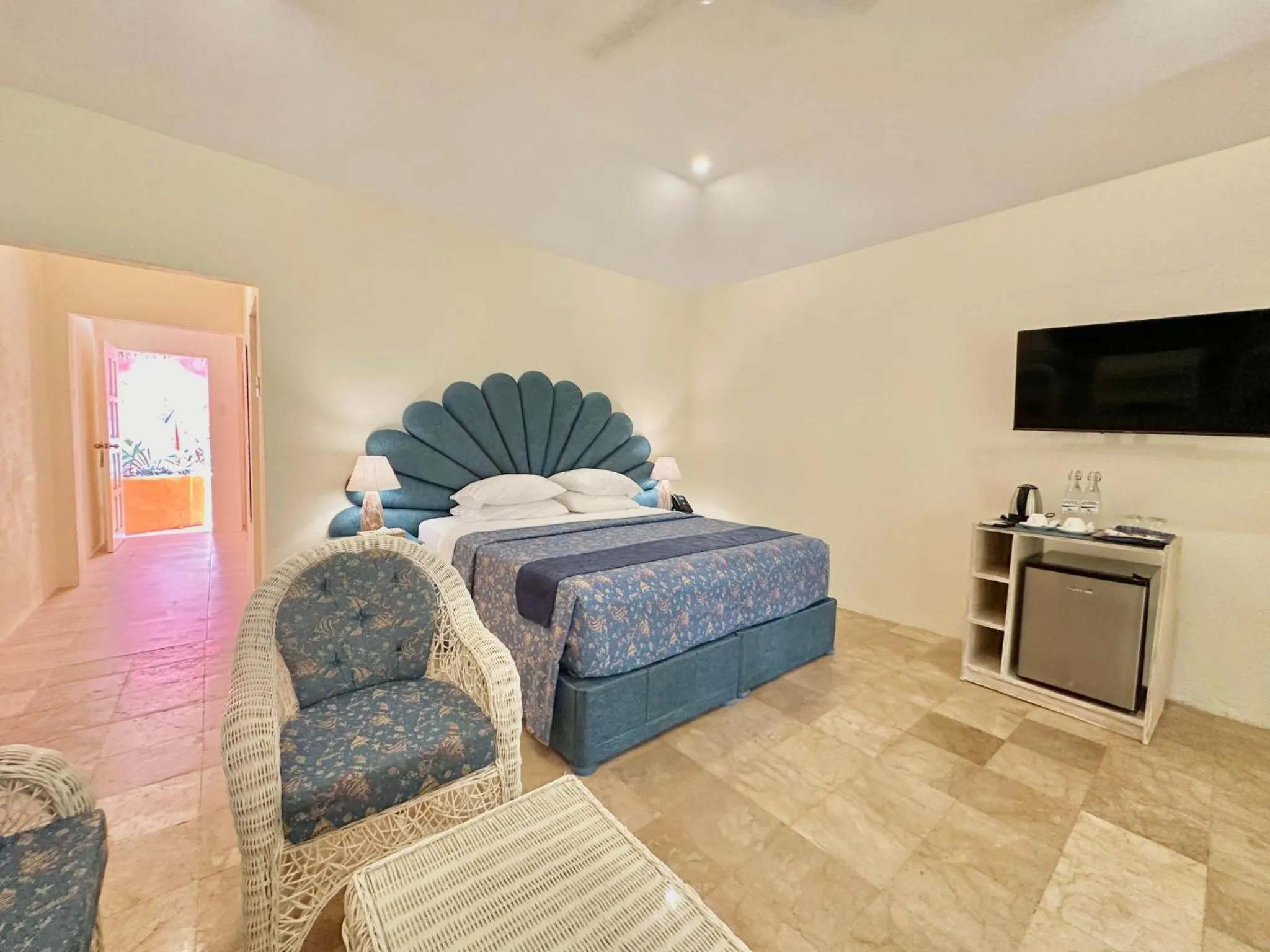 Bedroom, Bed in Coco Sunset Beach Resort