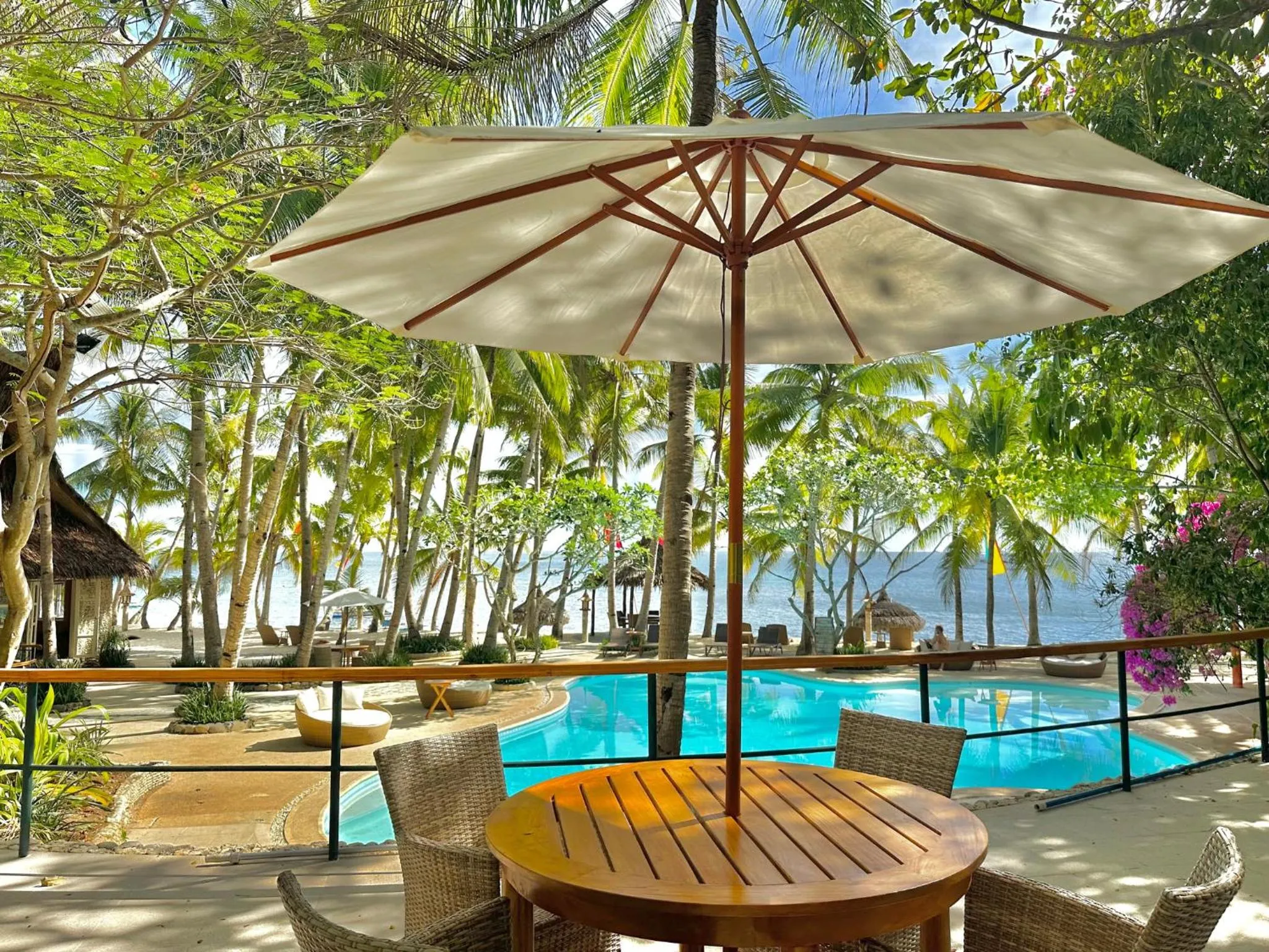 Swimming pool in Coco Sunset Beach Resort