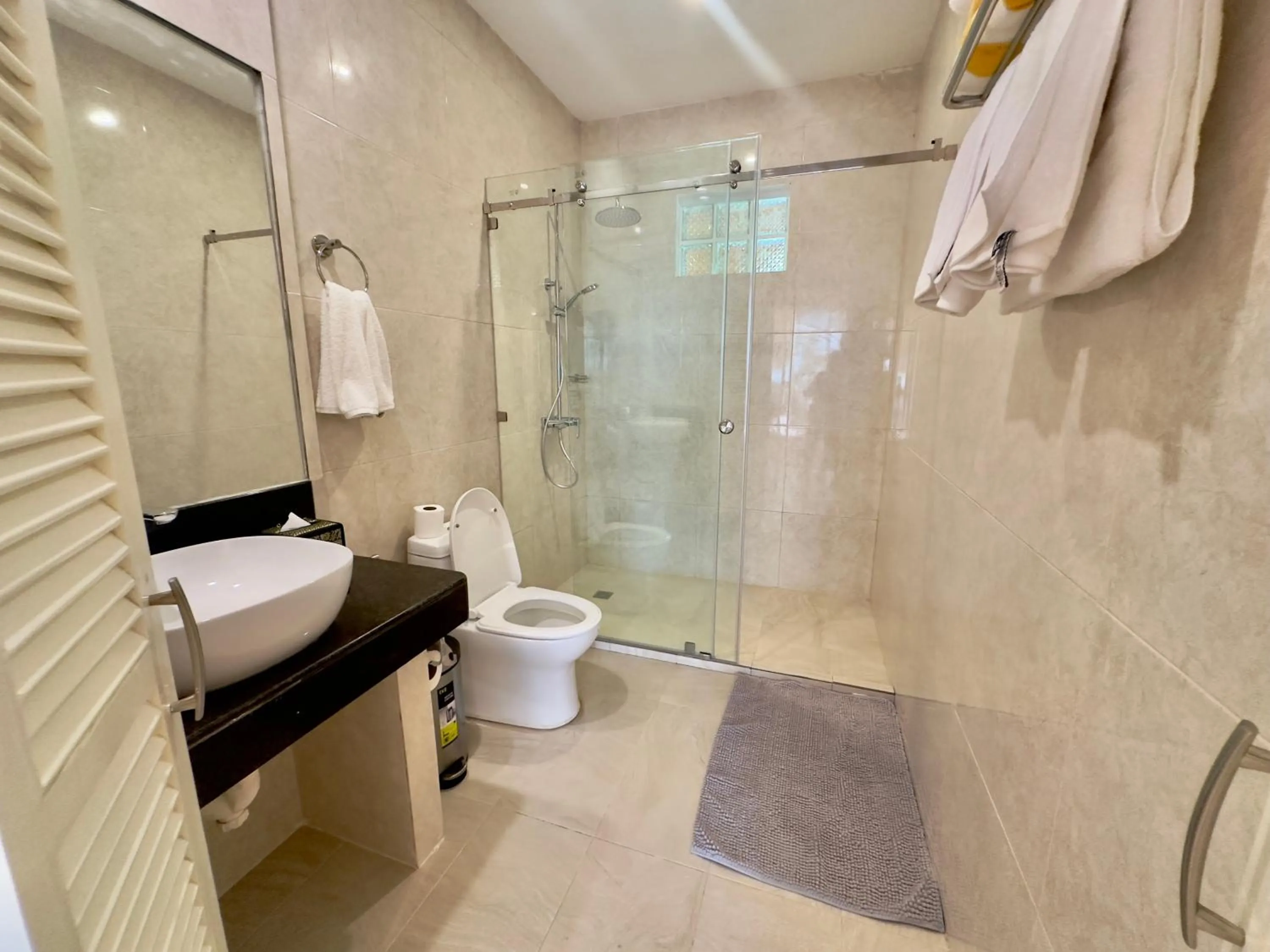 Bathroom in Coco Sunset Beach Resort