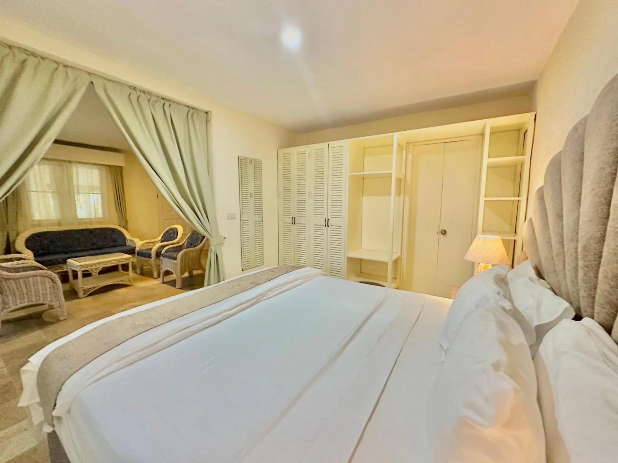 Bedroom, Bed in Coco Sunset Beach Resort