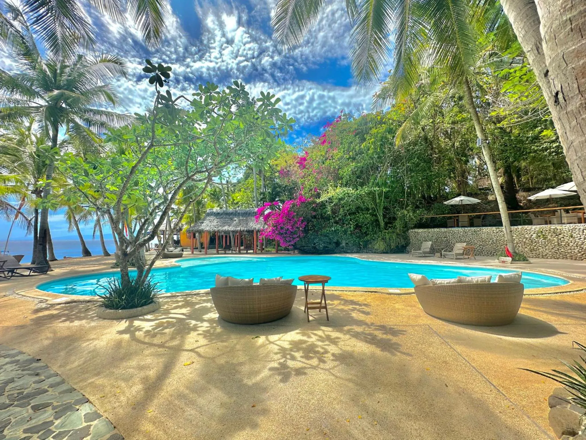 Swimming pool in Coco Sunset Beach Resort