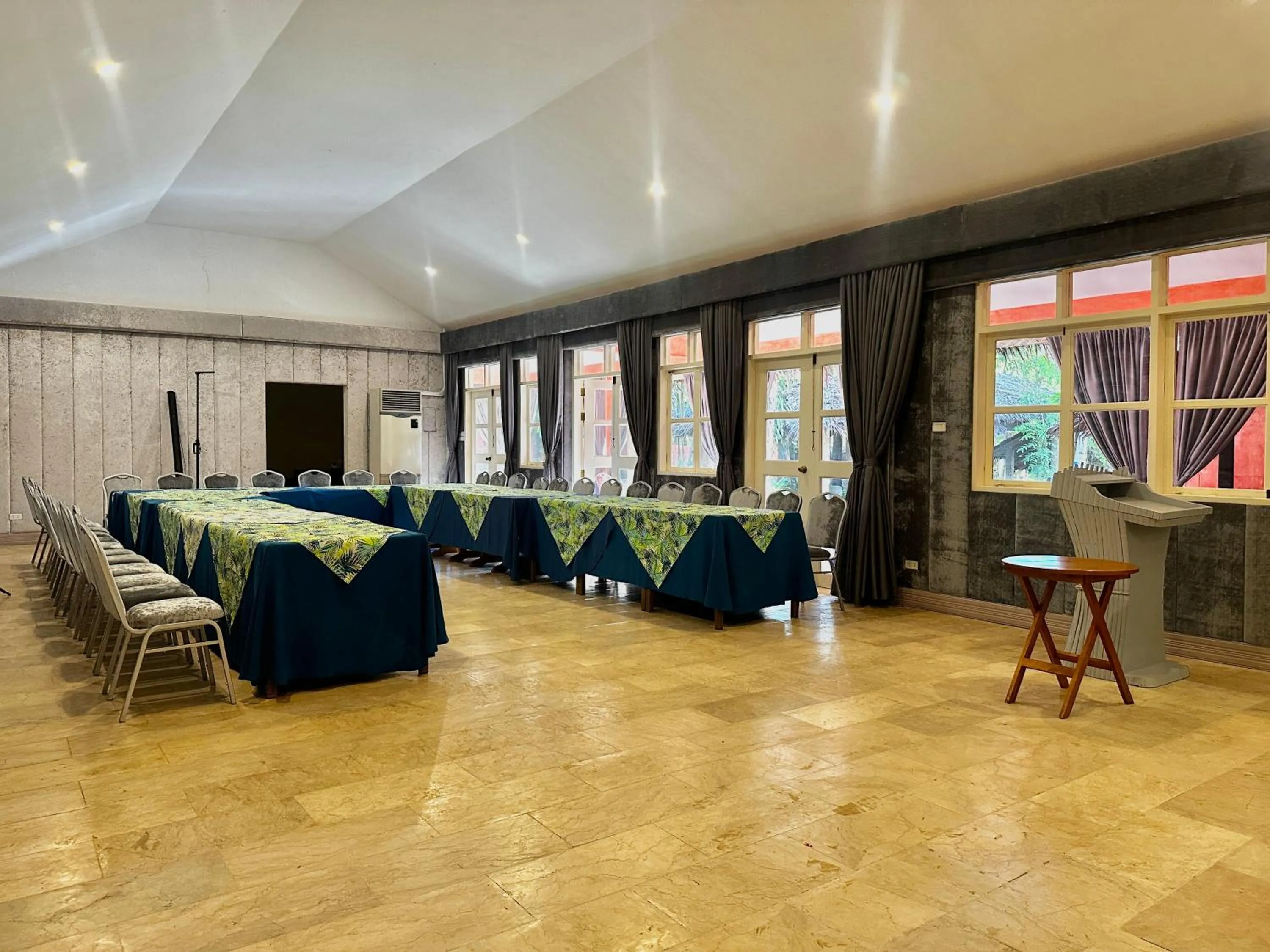 Meeting/conference room in Coco Sunset Beach Resort