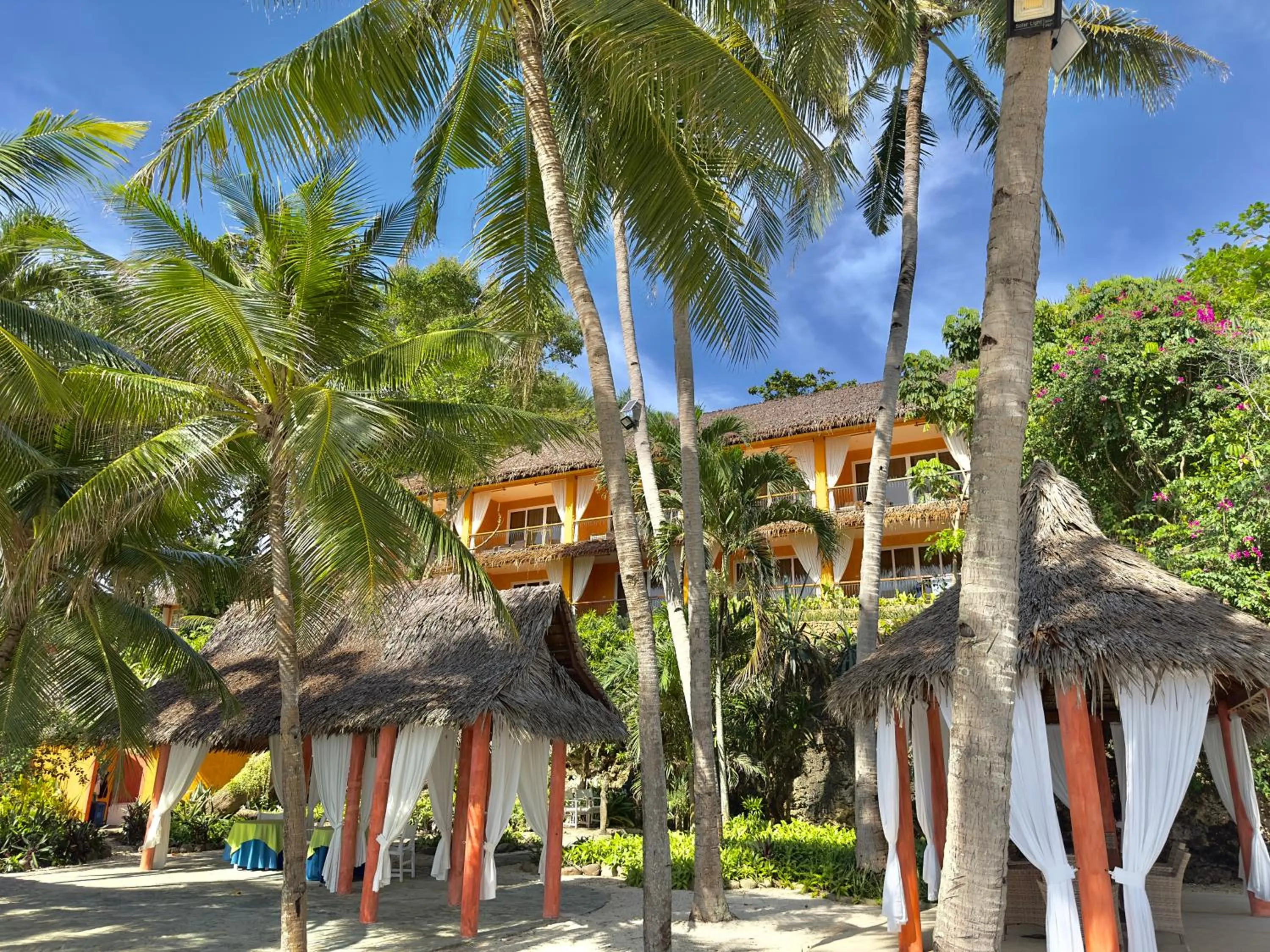 Property building in Coco Sunset Beach Resort