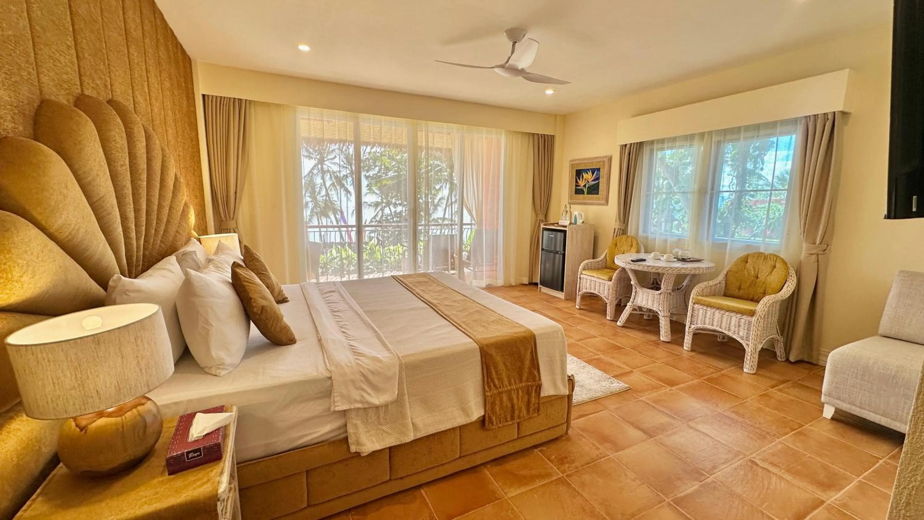 Bedroom, Bed in Coco Sunset Beach Resort