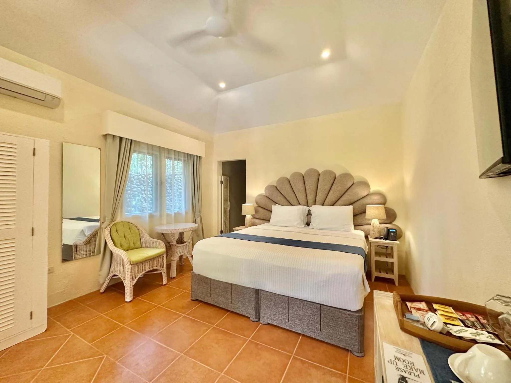 Bedroom, Bed in Coco Sunset Beach Resort