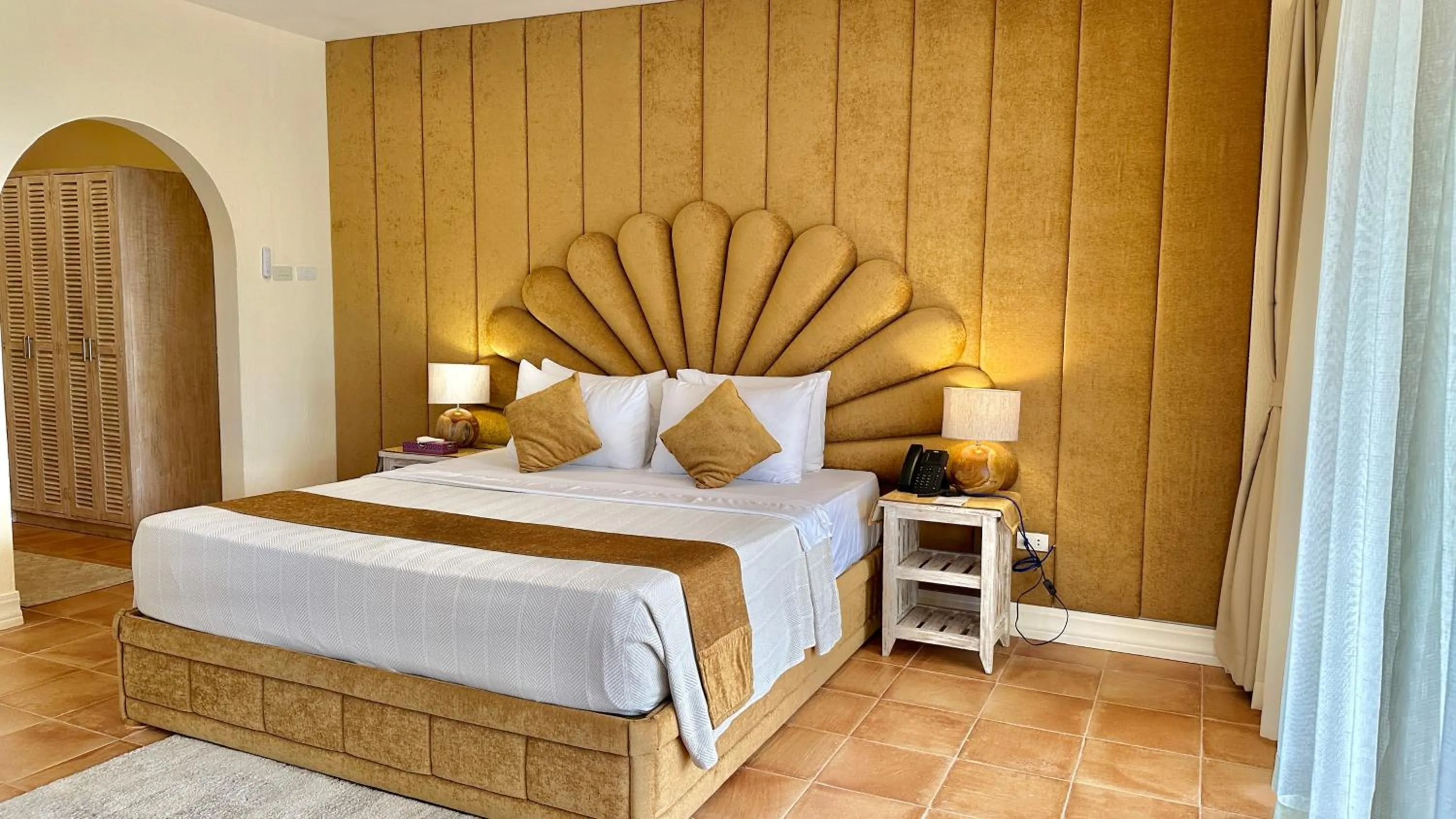 Bedroom, Bed in Coco Sunset Beach Resort