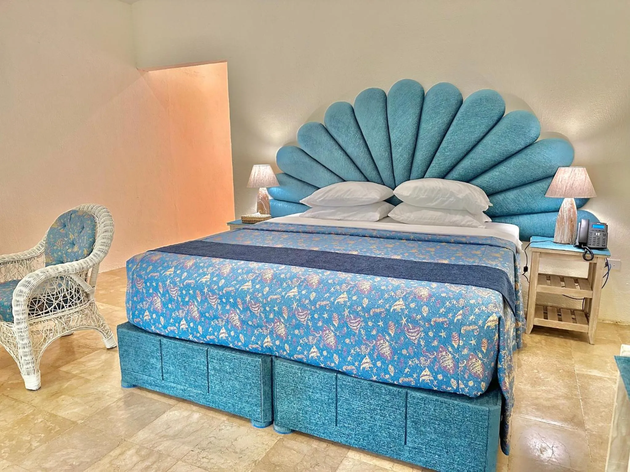 Bedroom, Bed in Coco Sunset Beach Resort