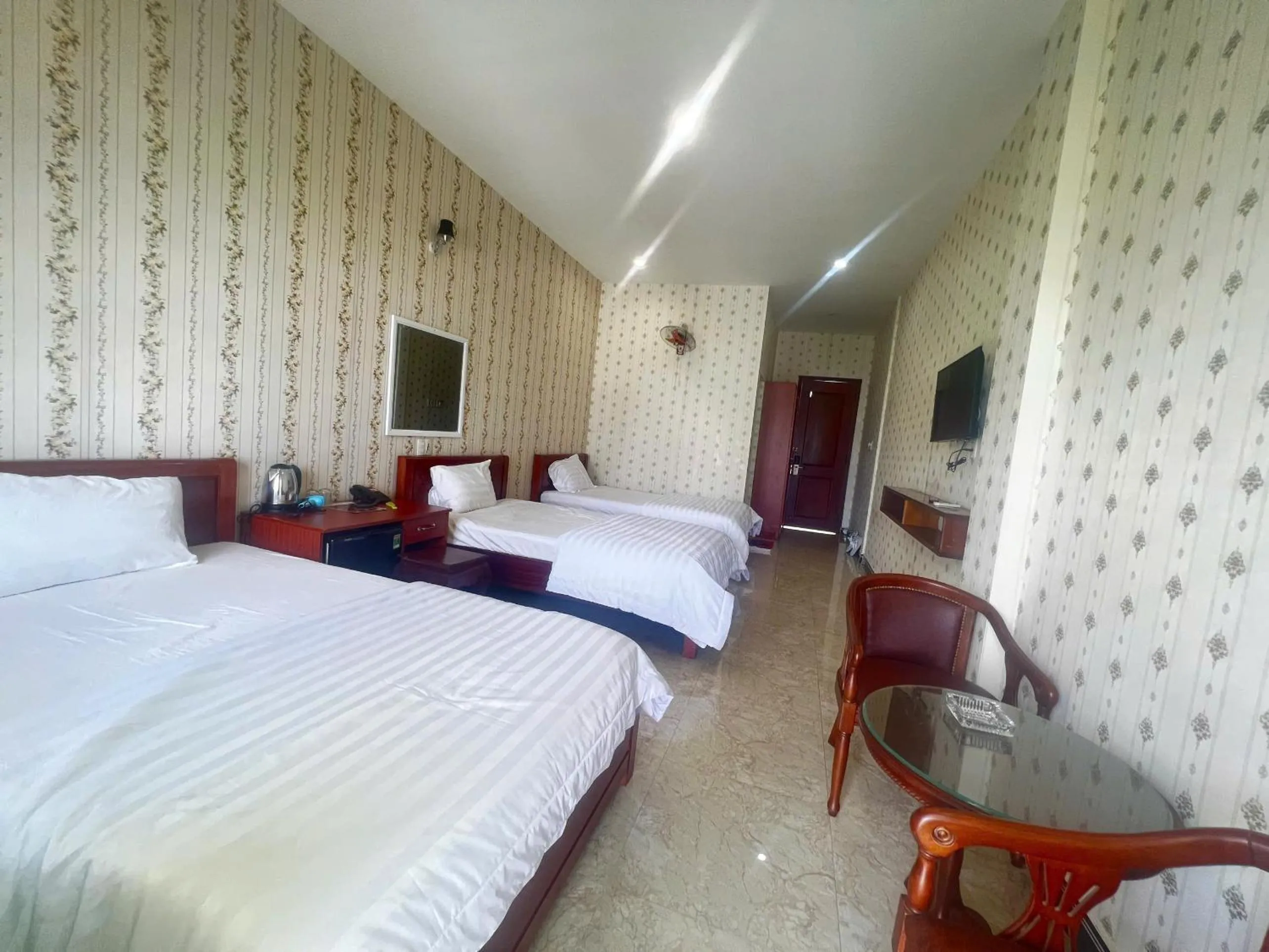Quadruple Room in Bảo Trân Hotel Pleyku - by BAY LUXURY
