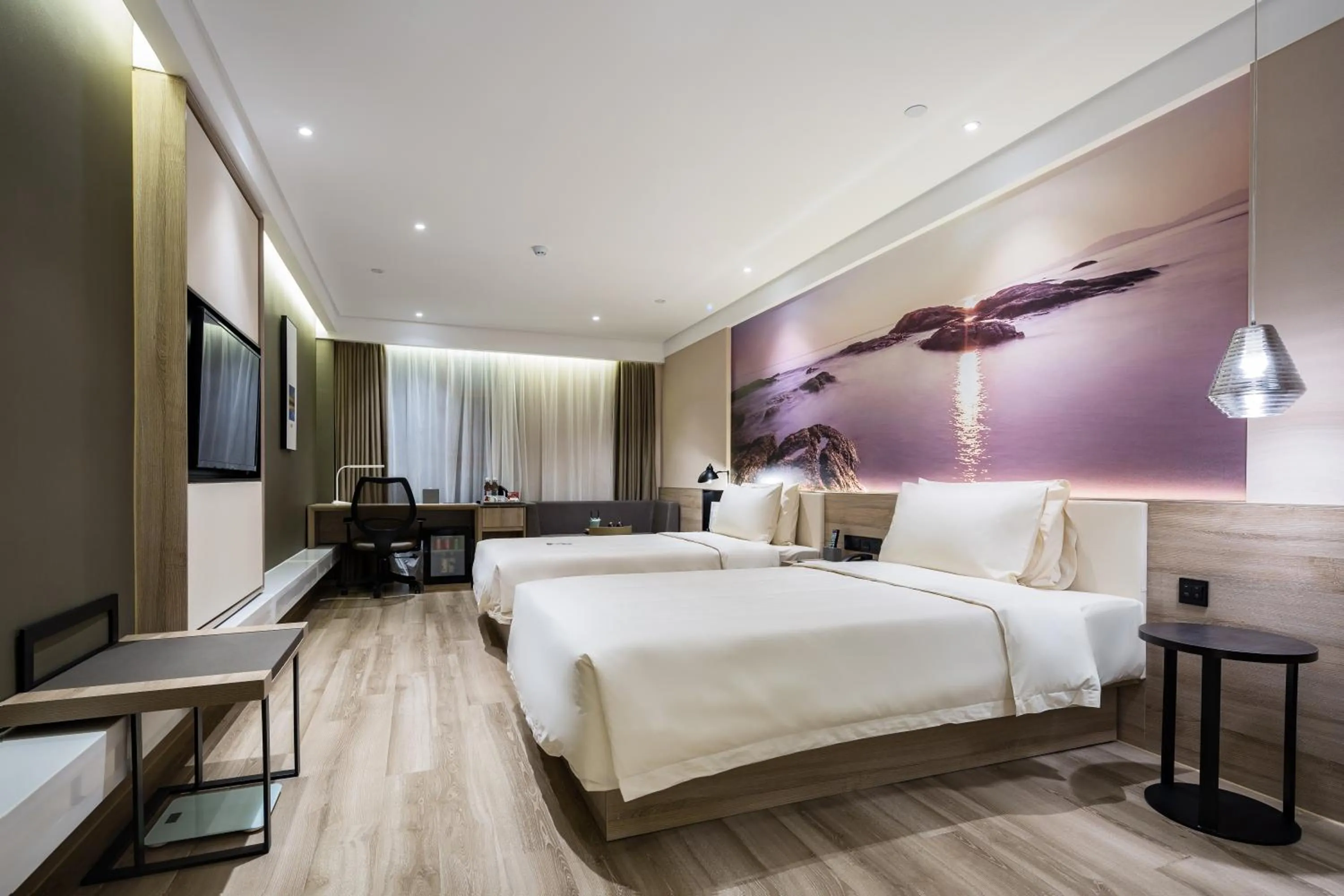 Photo of the whole room, Bed in Atour Hotel Qingdao May Fourth Square Yunxiao Road