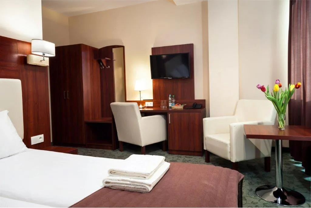 Photo of the whole room, Bed in Hotel Młyn