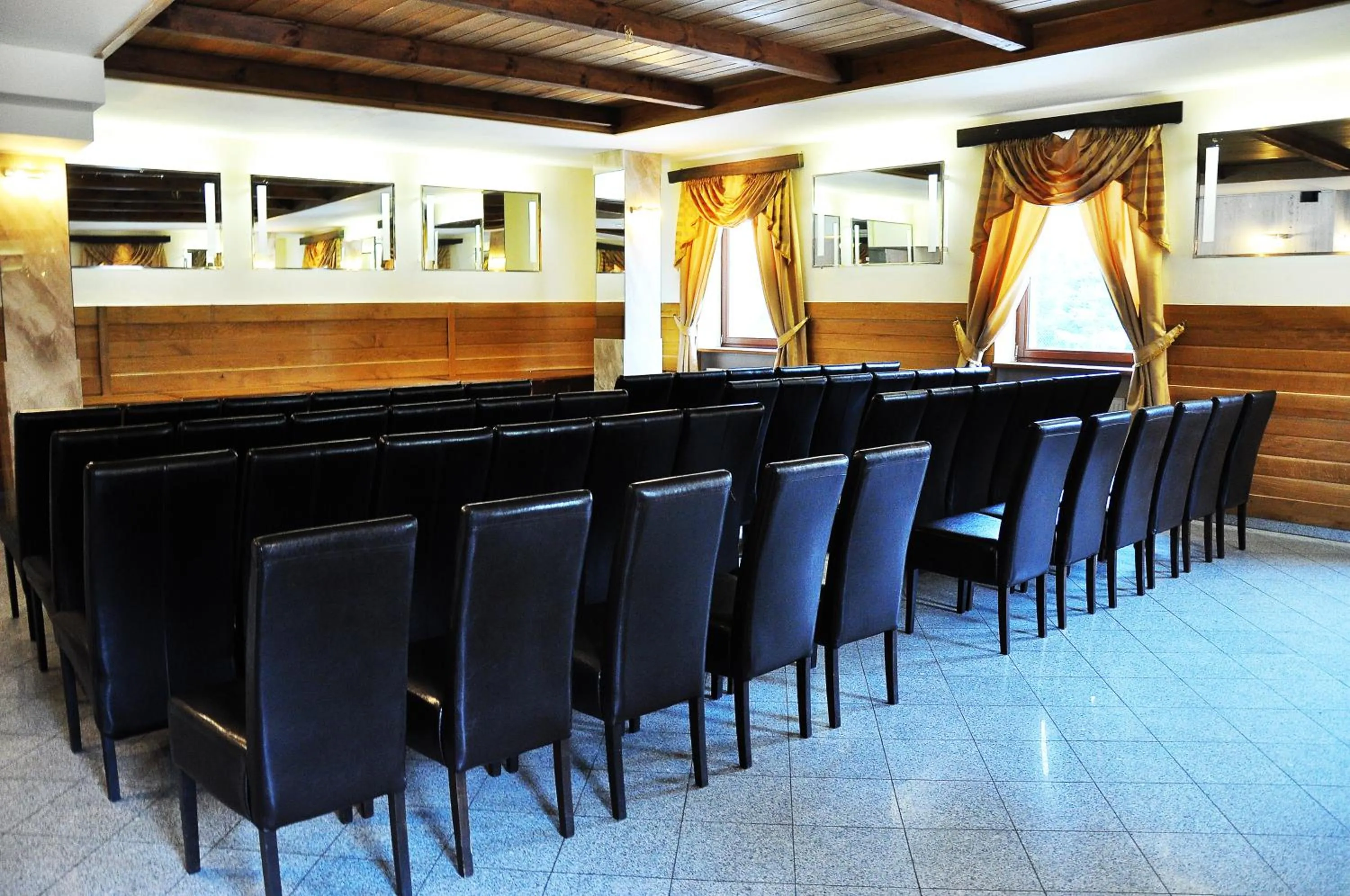 Business facilities in Hotel Młyn