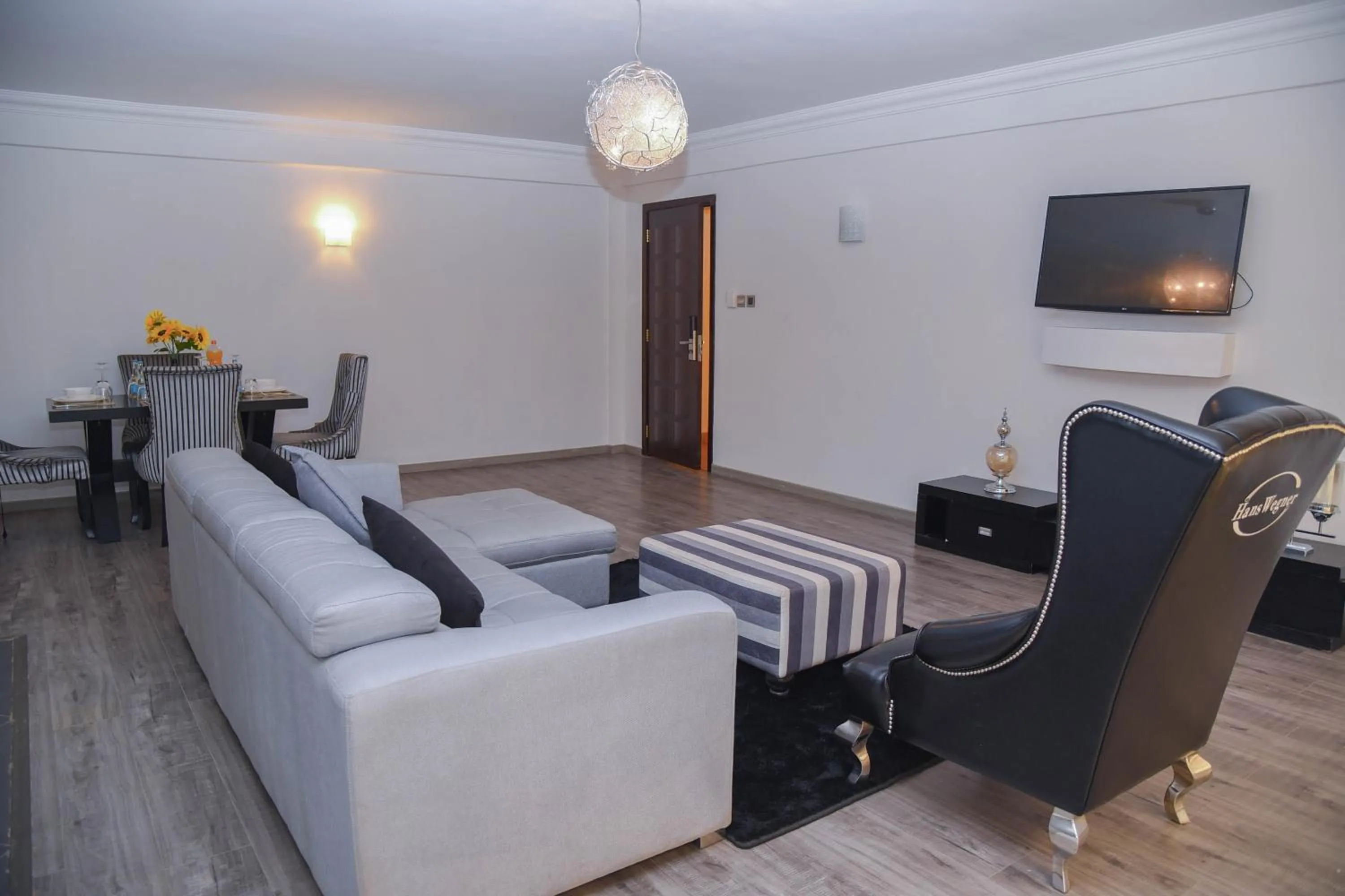 Seating area in Lavington Residences By Trianum