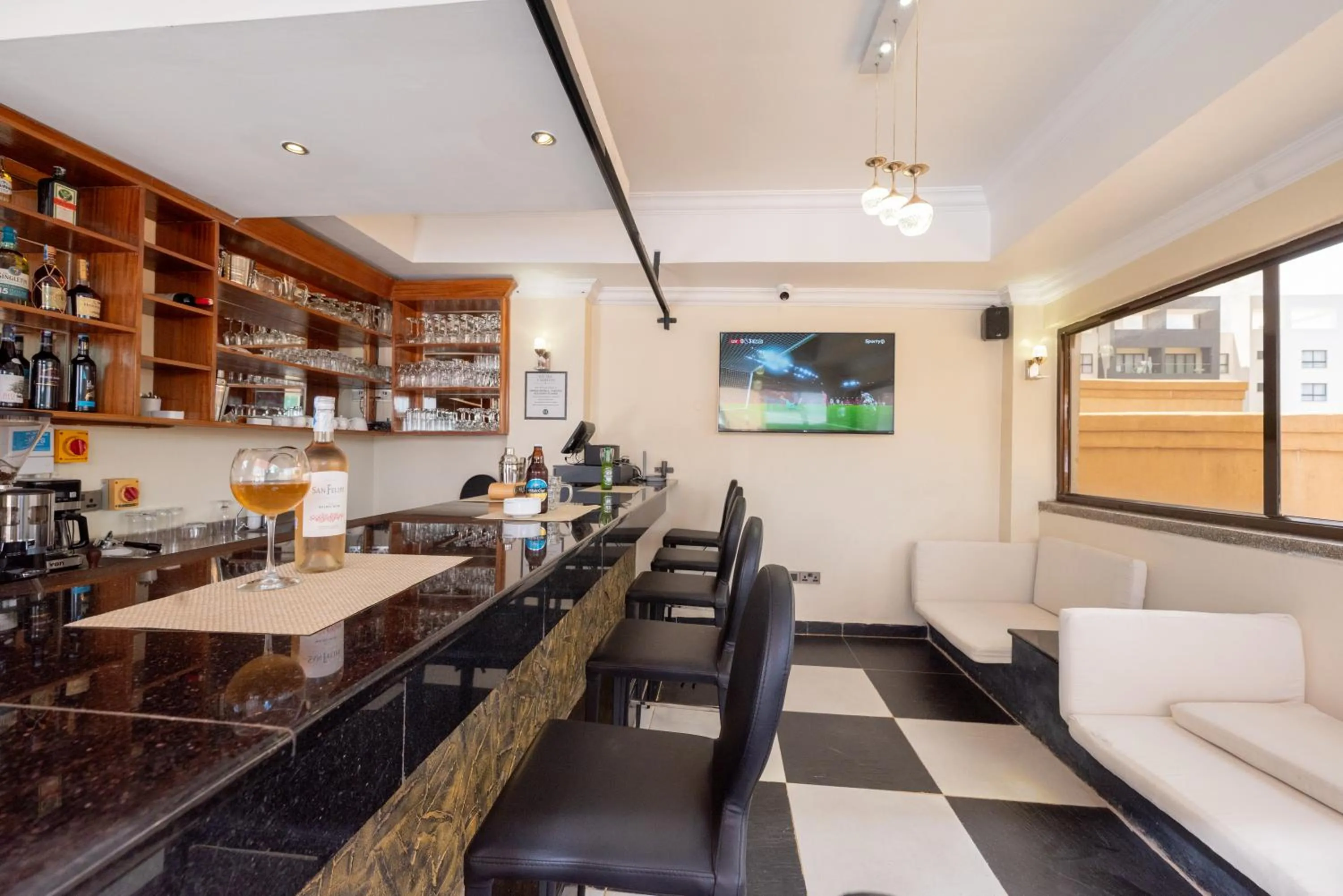 Lounge or bar in Lavington Residences By Trianum