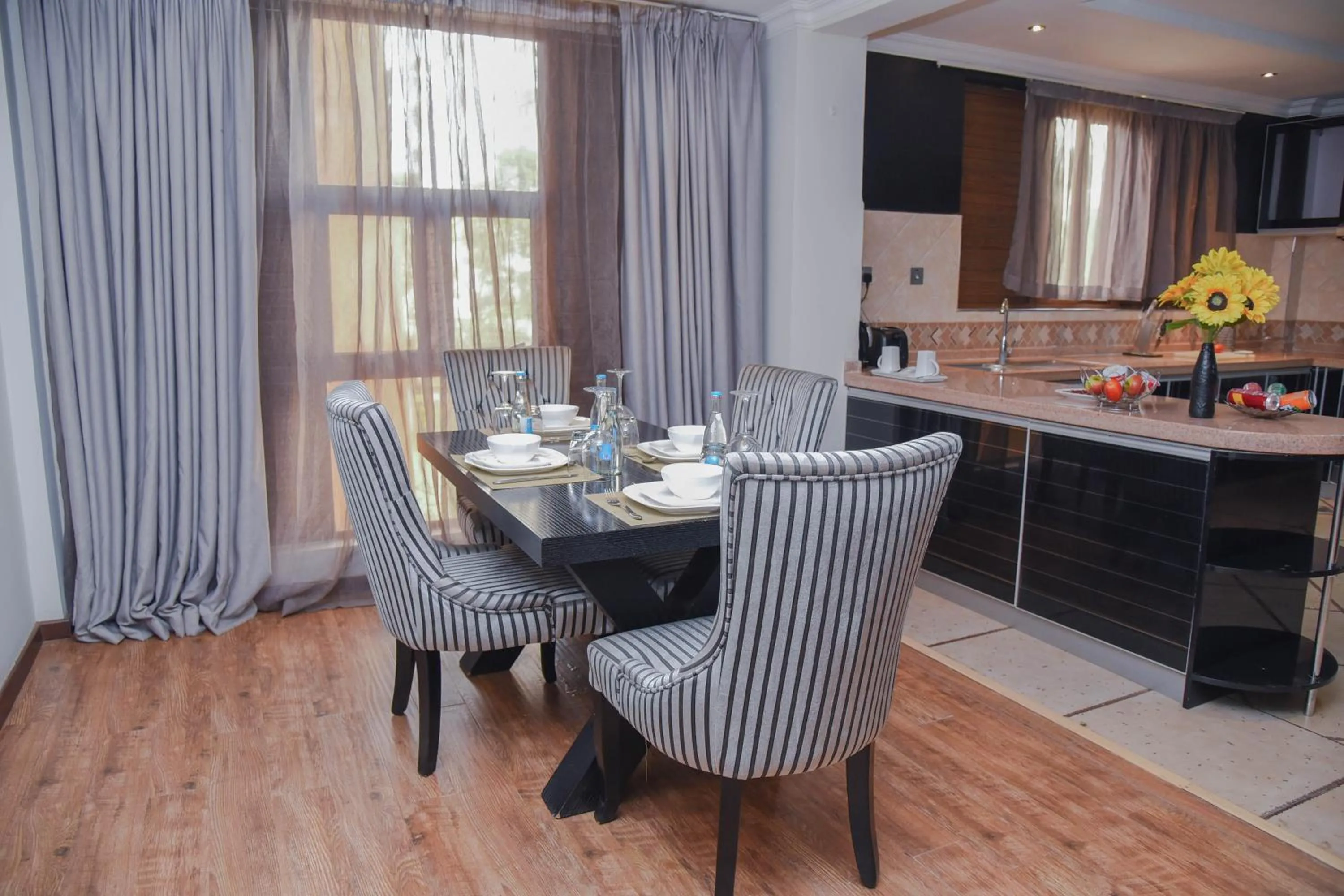 Coffee/tea facilities in Lavington Residences By Trianum