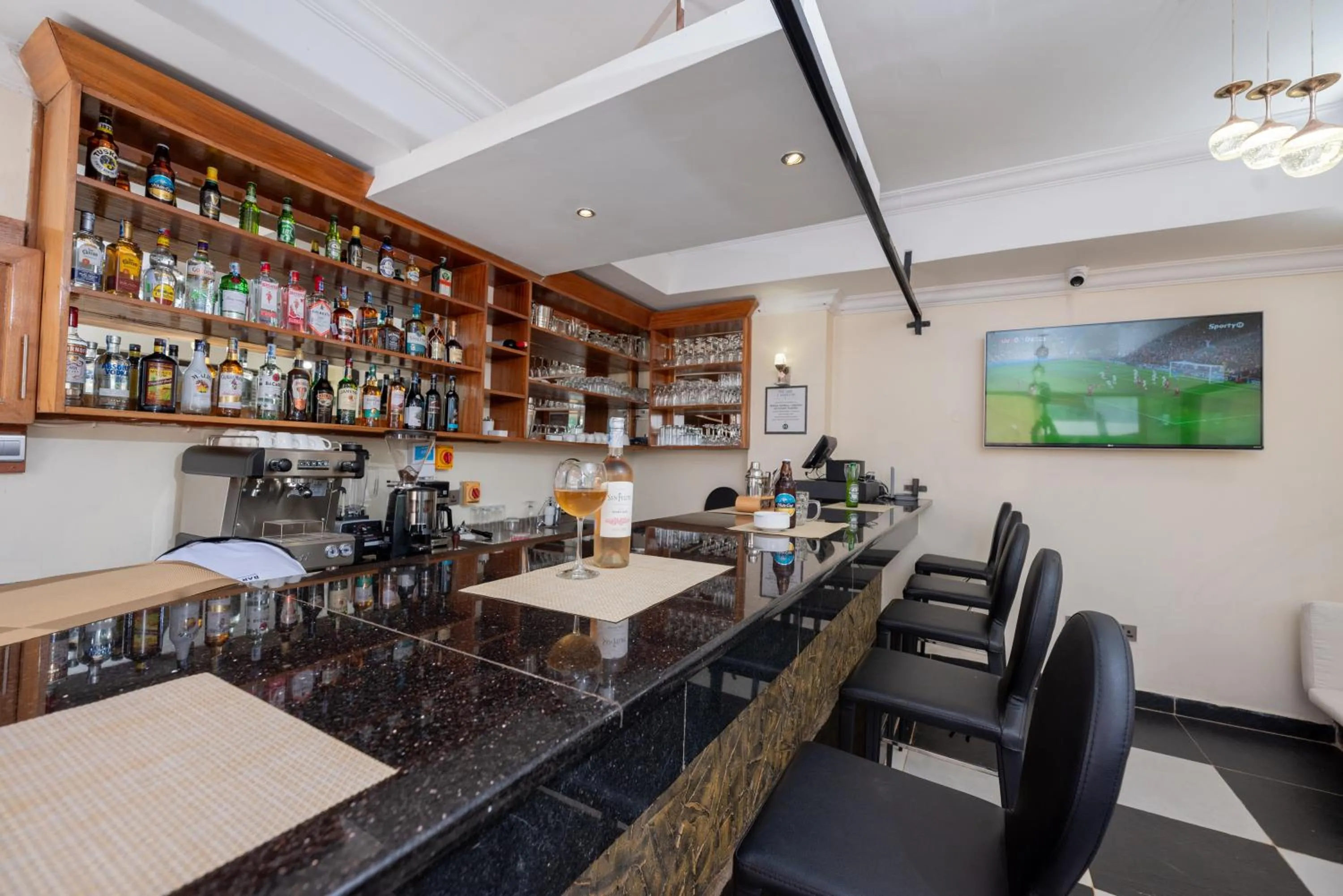 Lounge or bar in Lavington Residences By Trianum