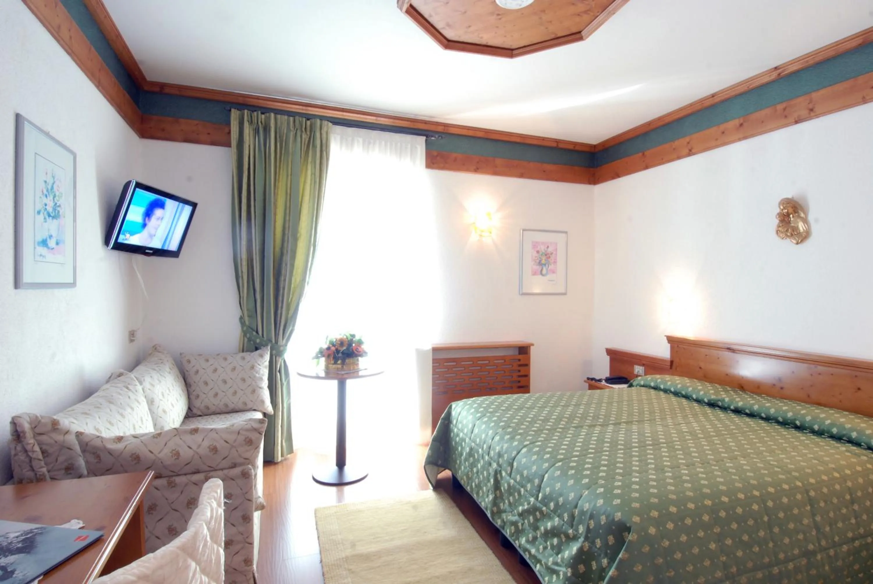 Bedroom, Bed in G. Hotel Des Alpes (Classic since 1912)