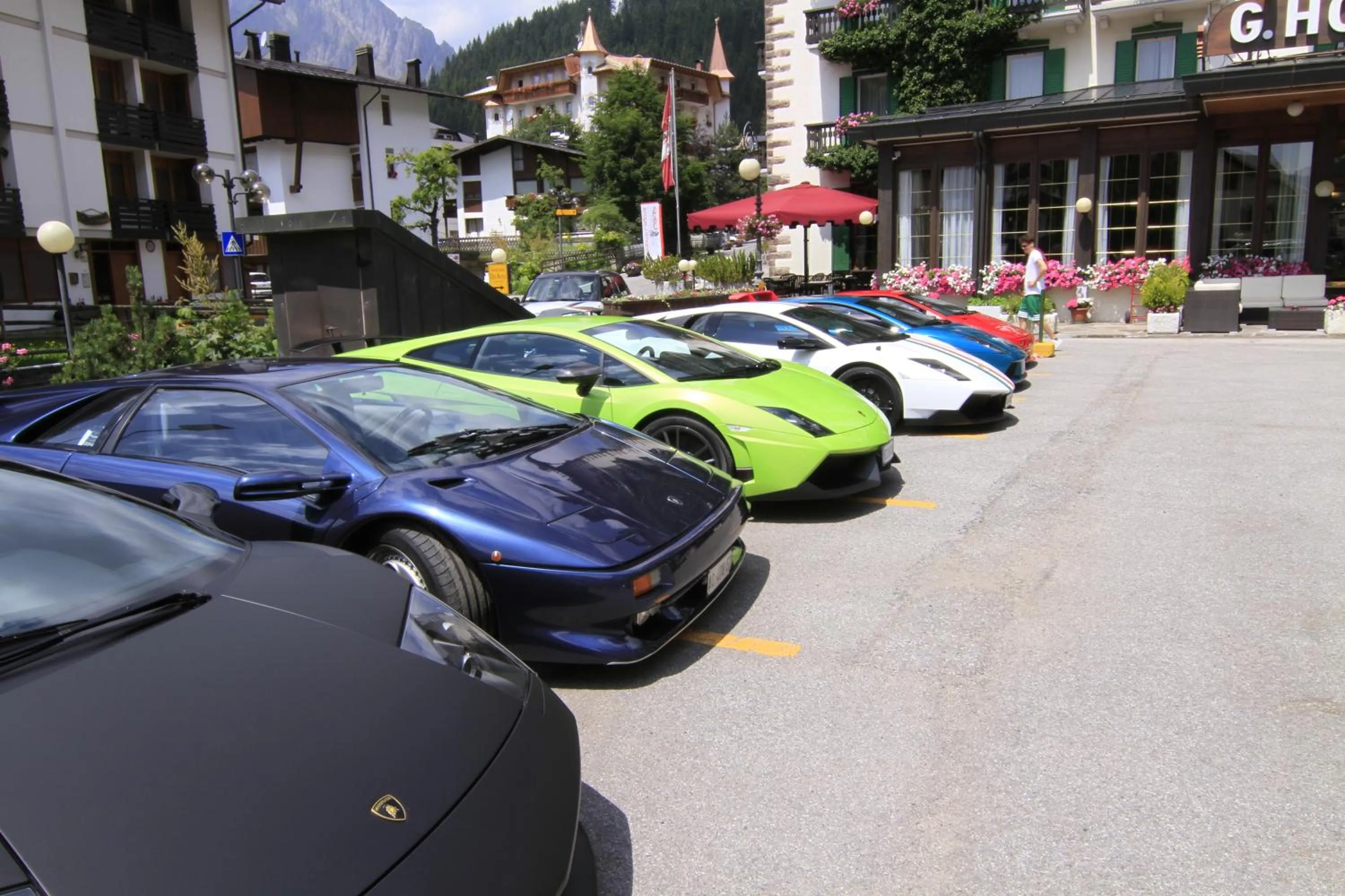 Facade/entrance in G. Hotel Des Alpes (Classic since 1912)