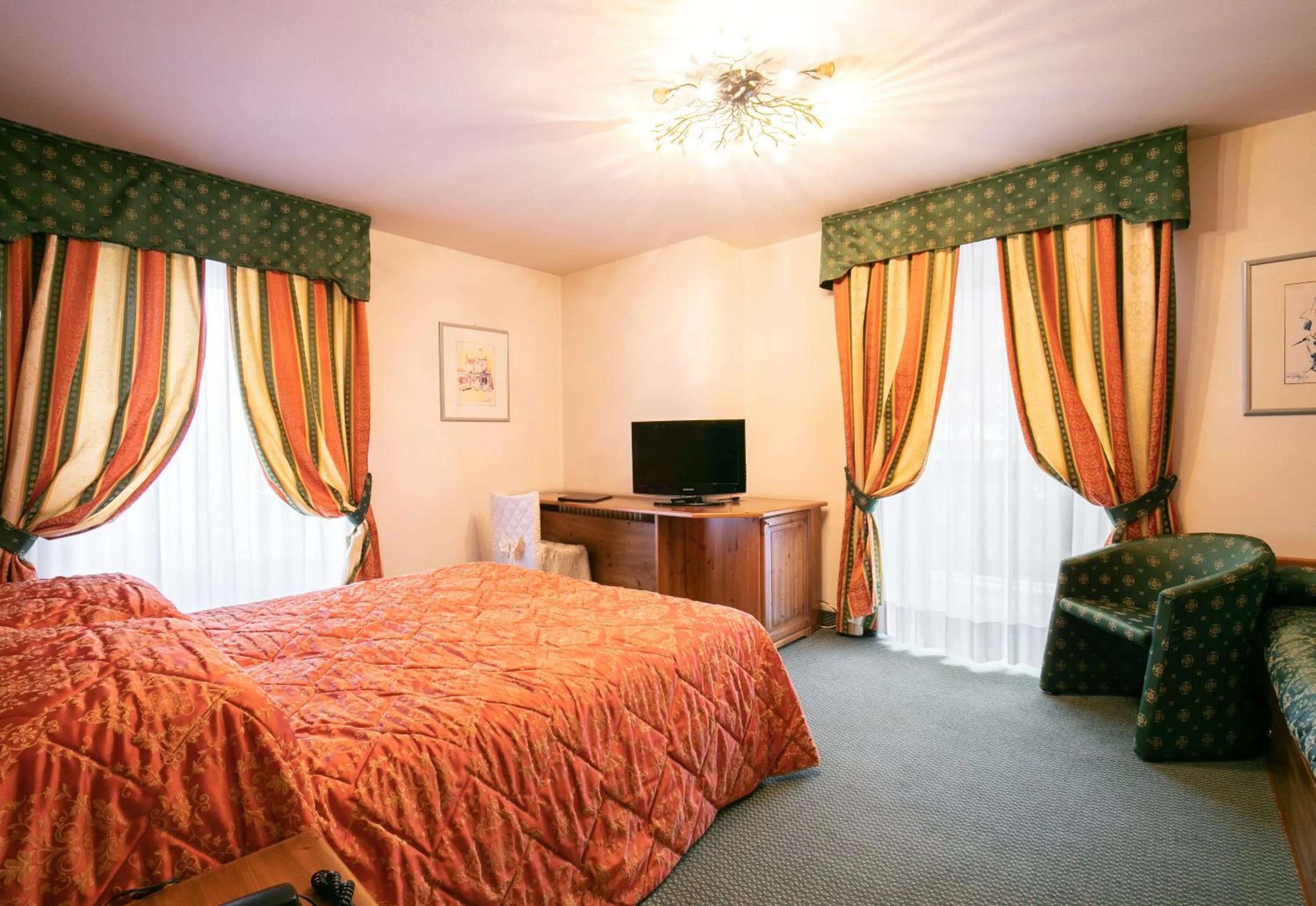 Bed in G. Hotel Des Alpes (Classic since 1912)