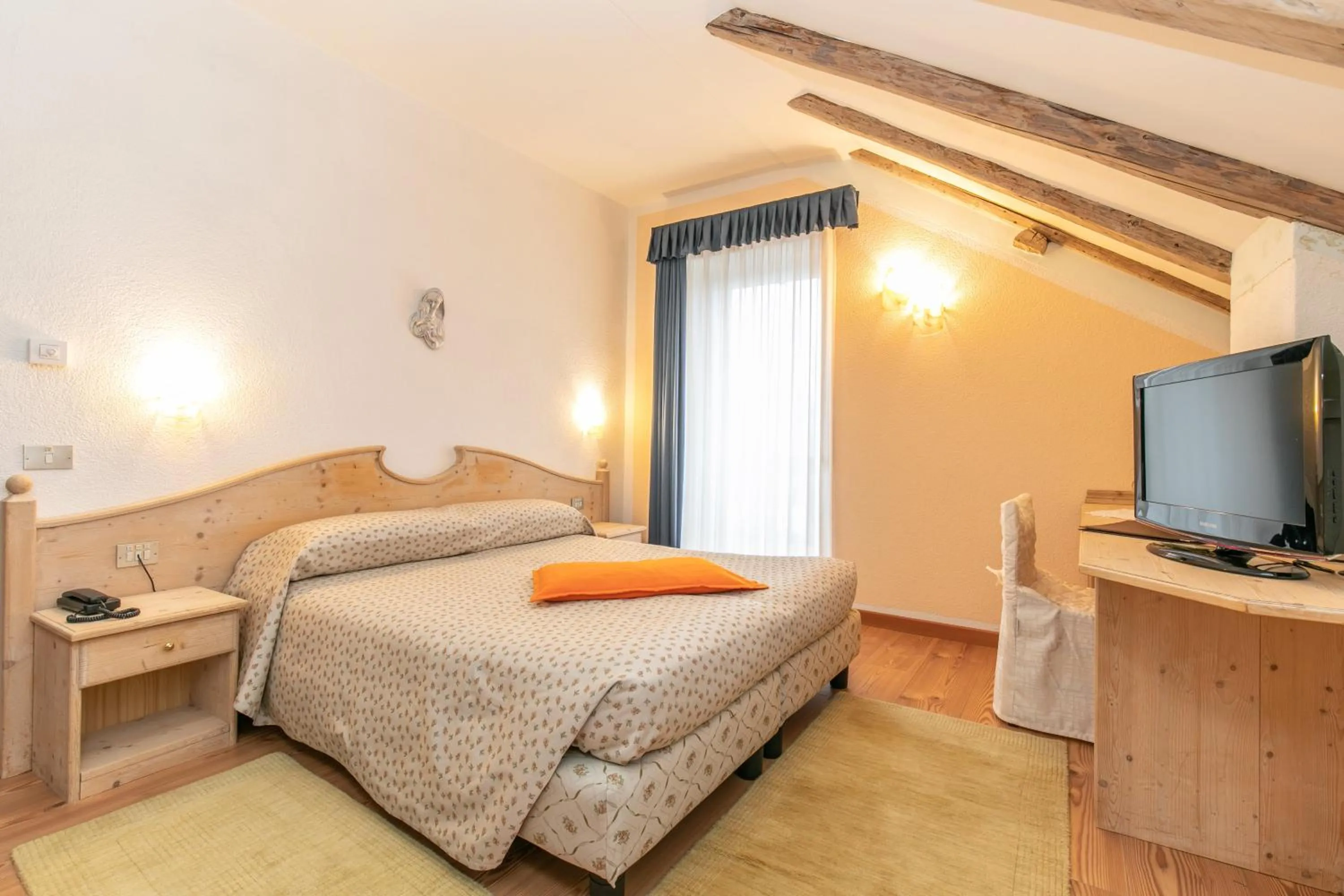 Bed in G. Hotel Des Alpes (Classic since 1912)