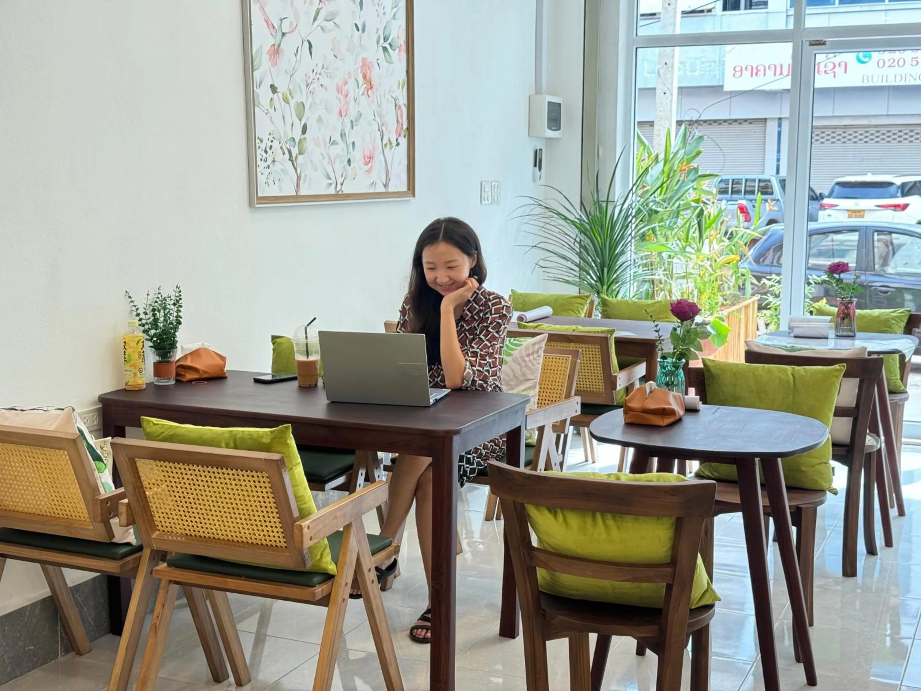 Seating area in Vanida Hotel