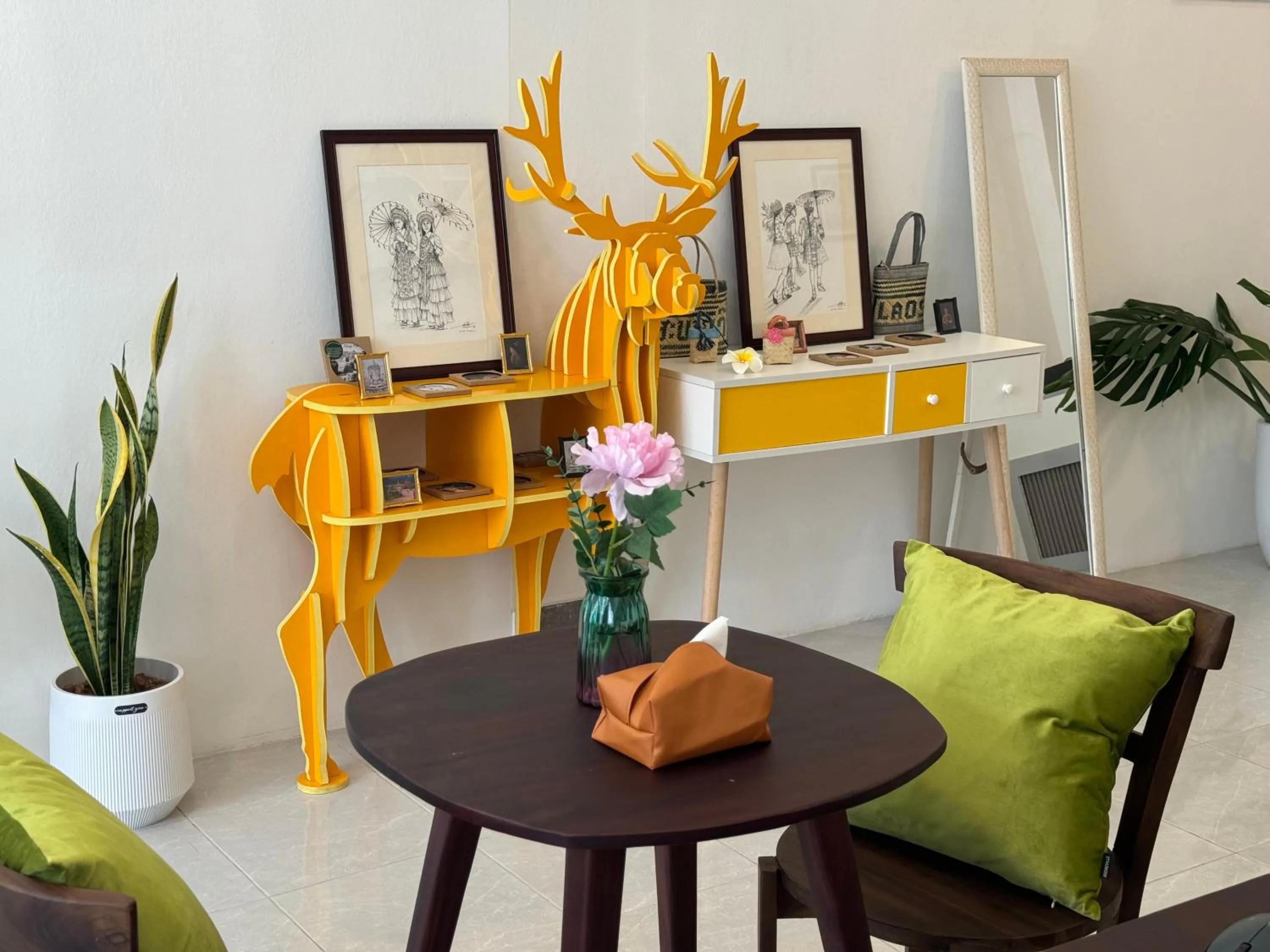 Seating area in Vanida Hotel