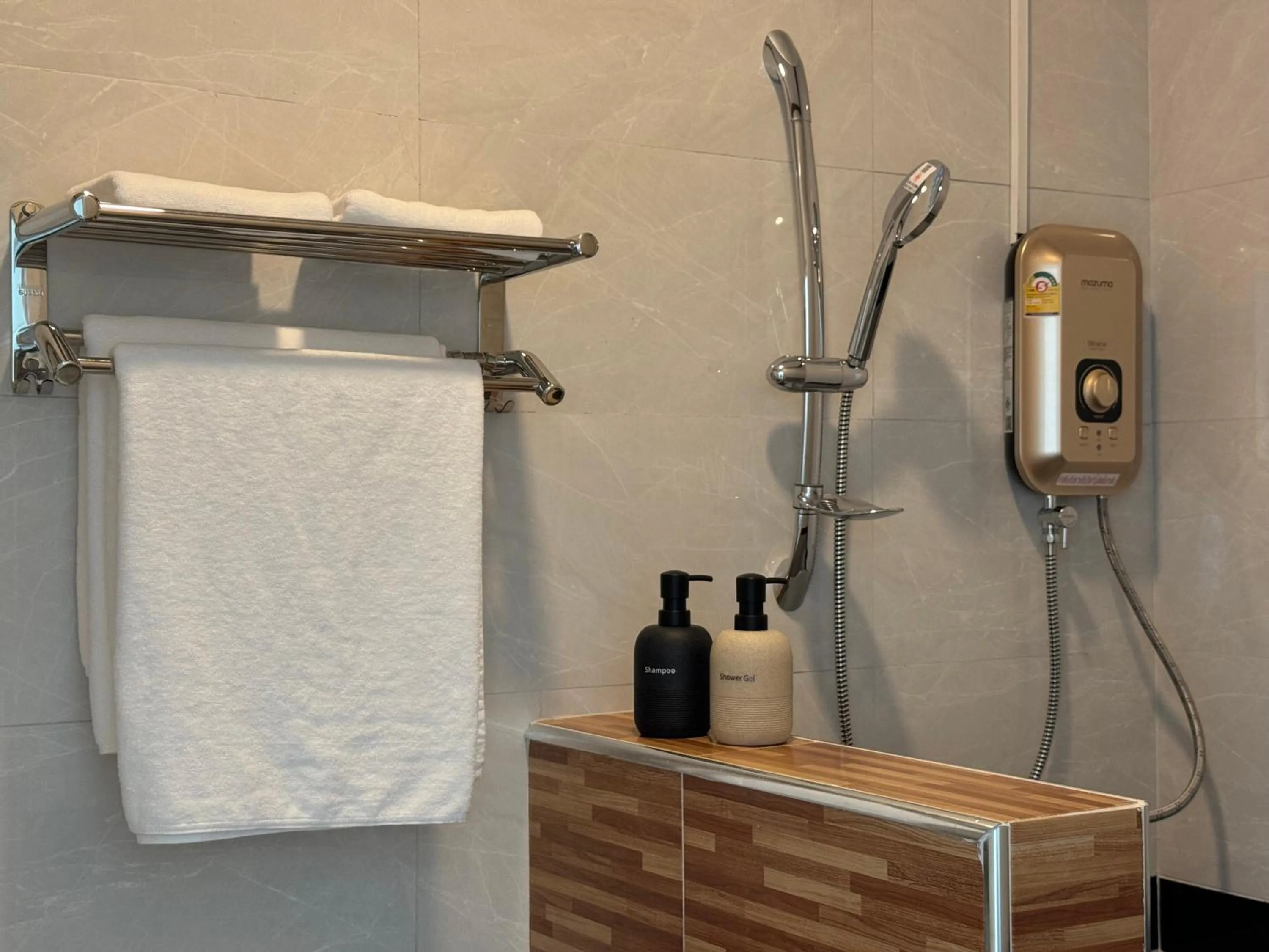 Bathroom in Vanida Hotel