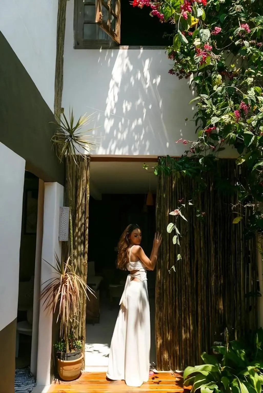 Facade/entrance in Pousada Sol da Manha QUADRADO