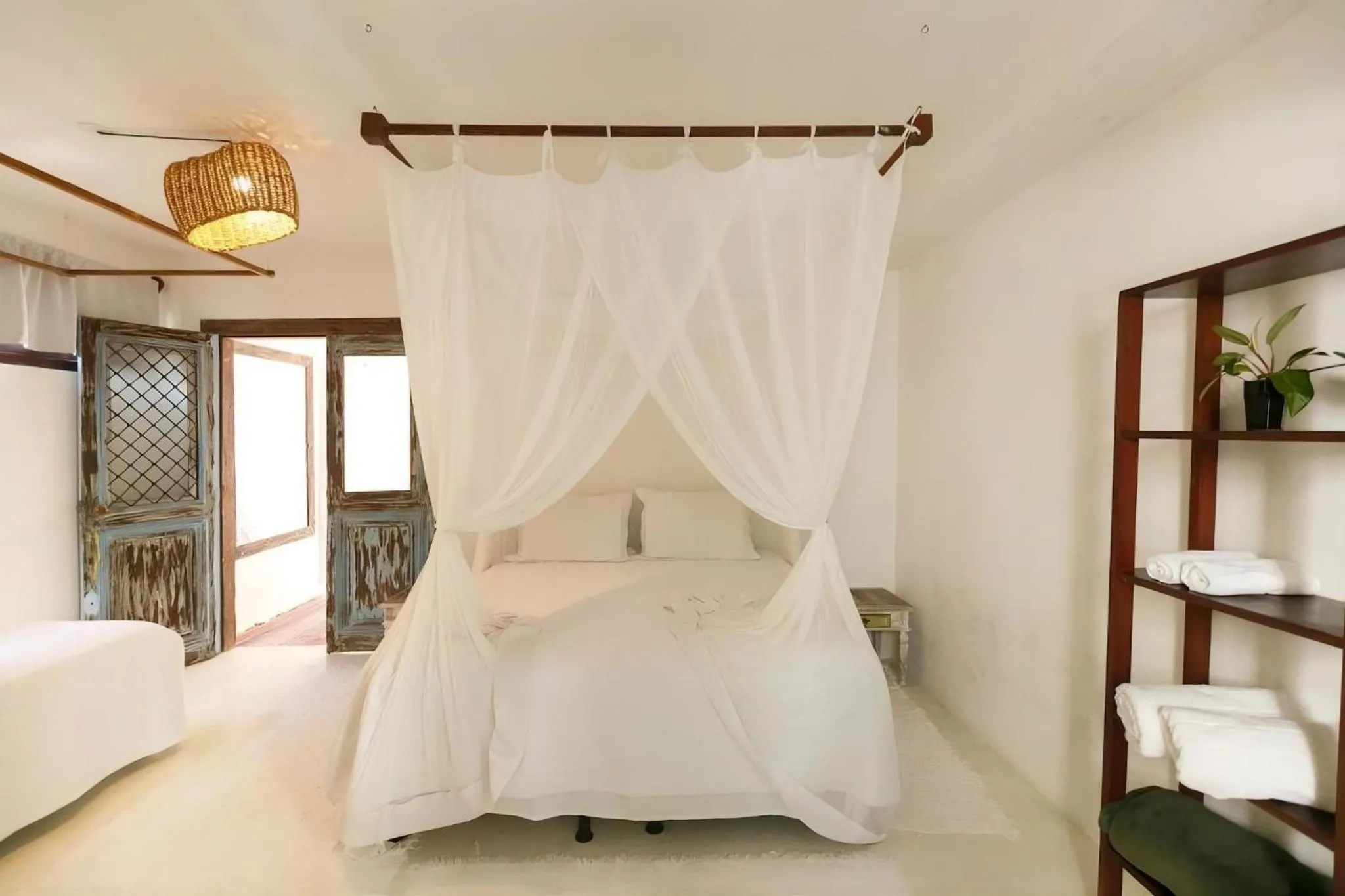 Photo of the whole room, Bed in Pousada Sol da Manha QUADRADO