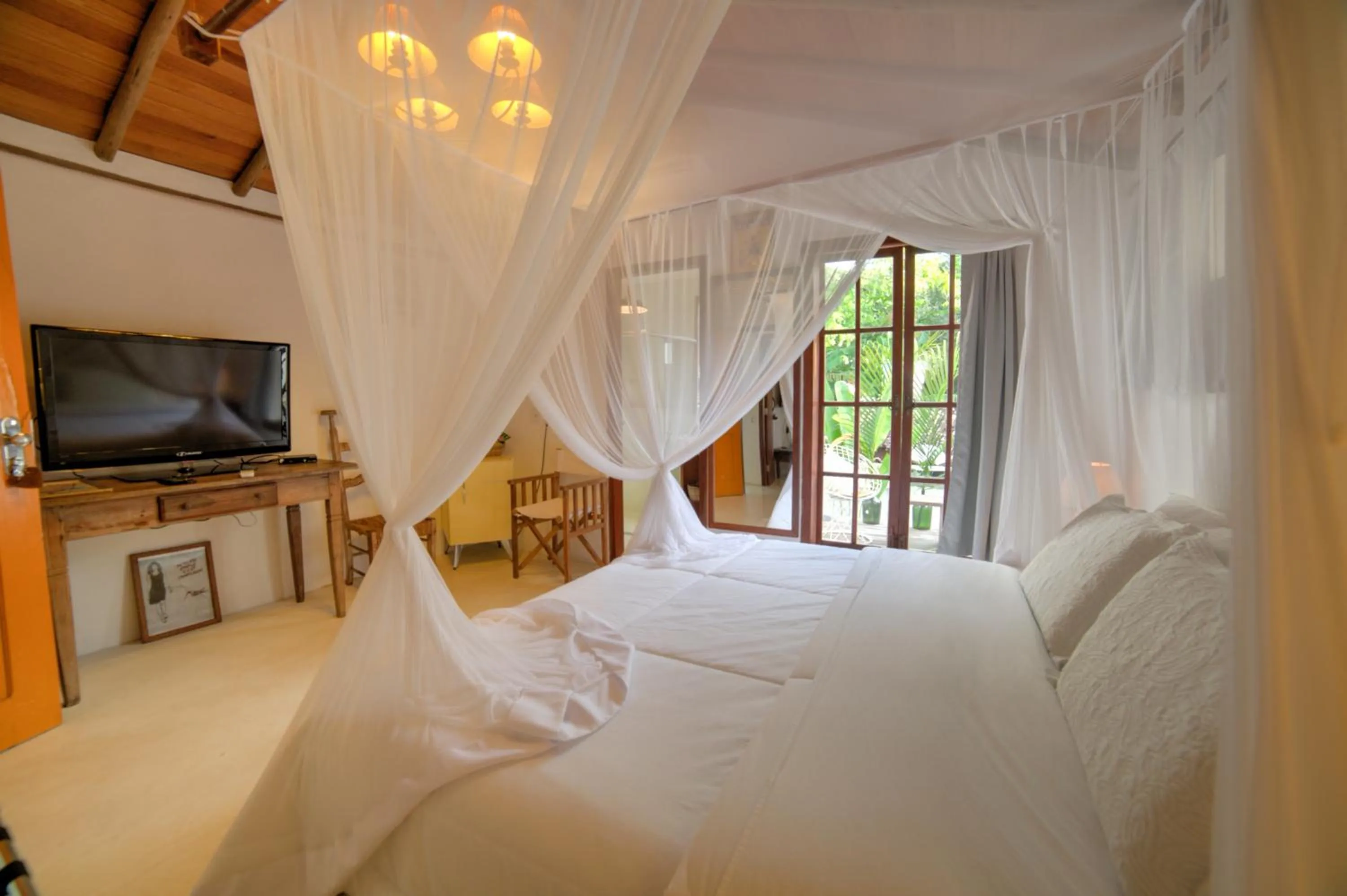 Photo of the whole room, Bed in Pousada Sol da Manha QUADRADO