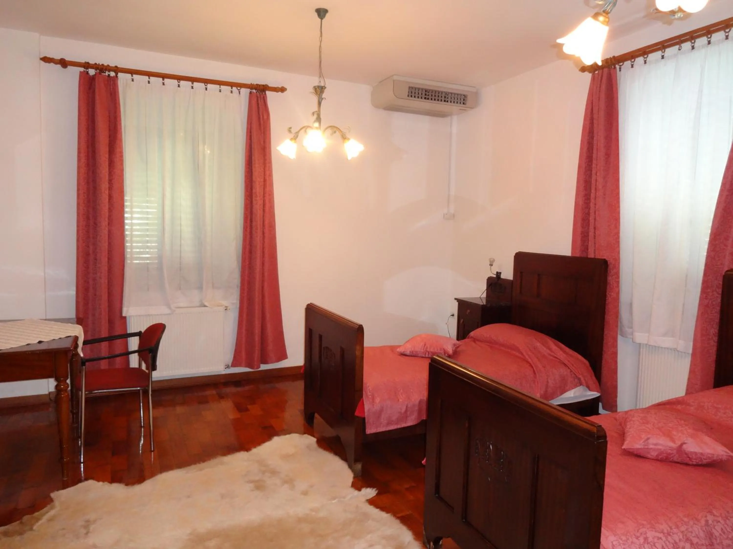 Deluxe Double Room with Balcony in Fedrig Private Rooms & Apartment