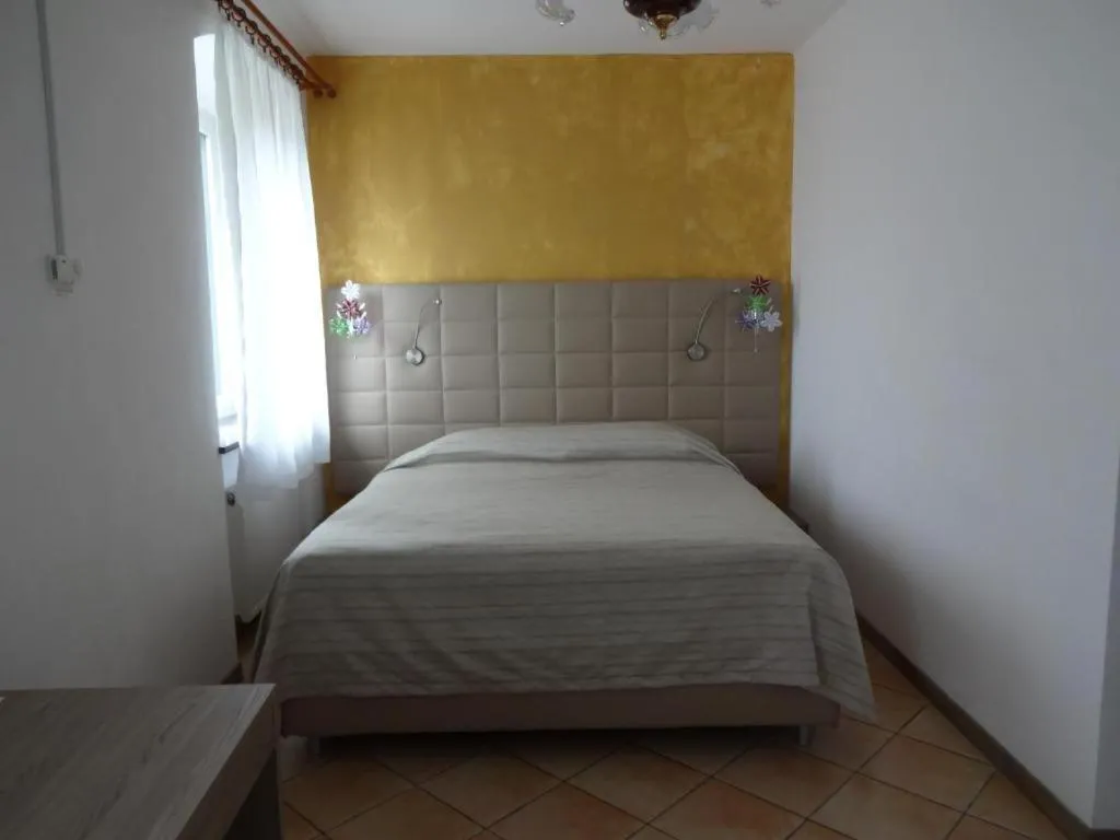 Fedrig Private Rooms & Apartment