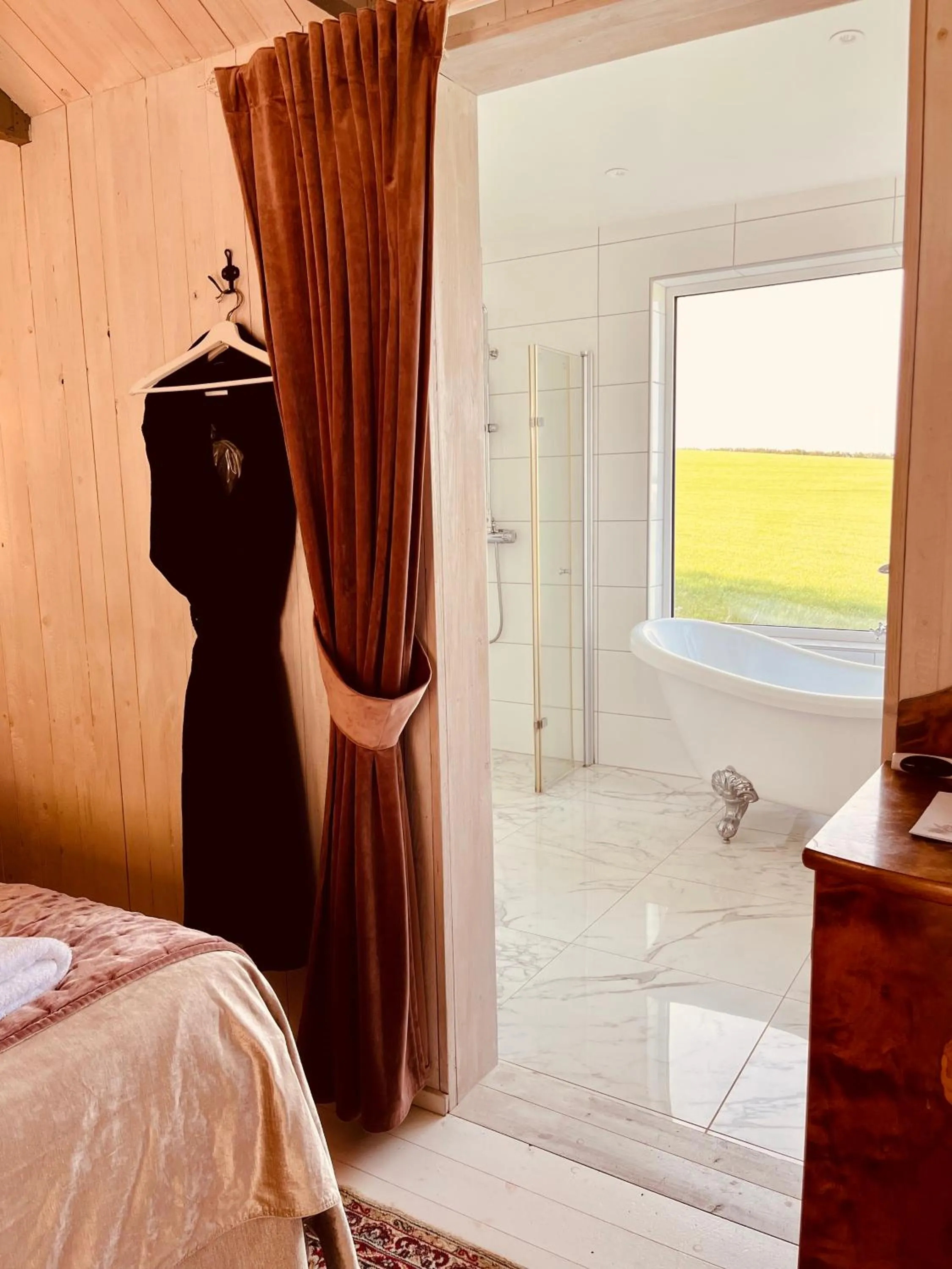 Shower, Bed in Sydkustens at Pillehill