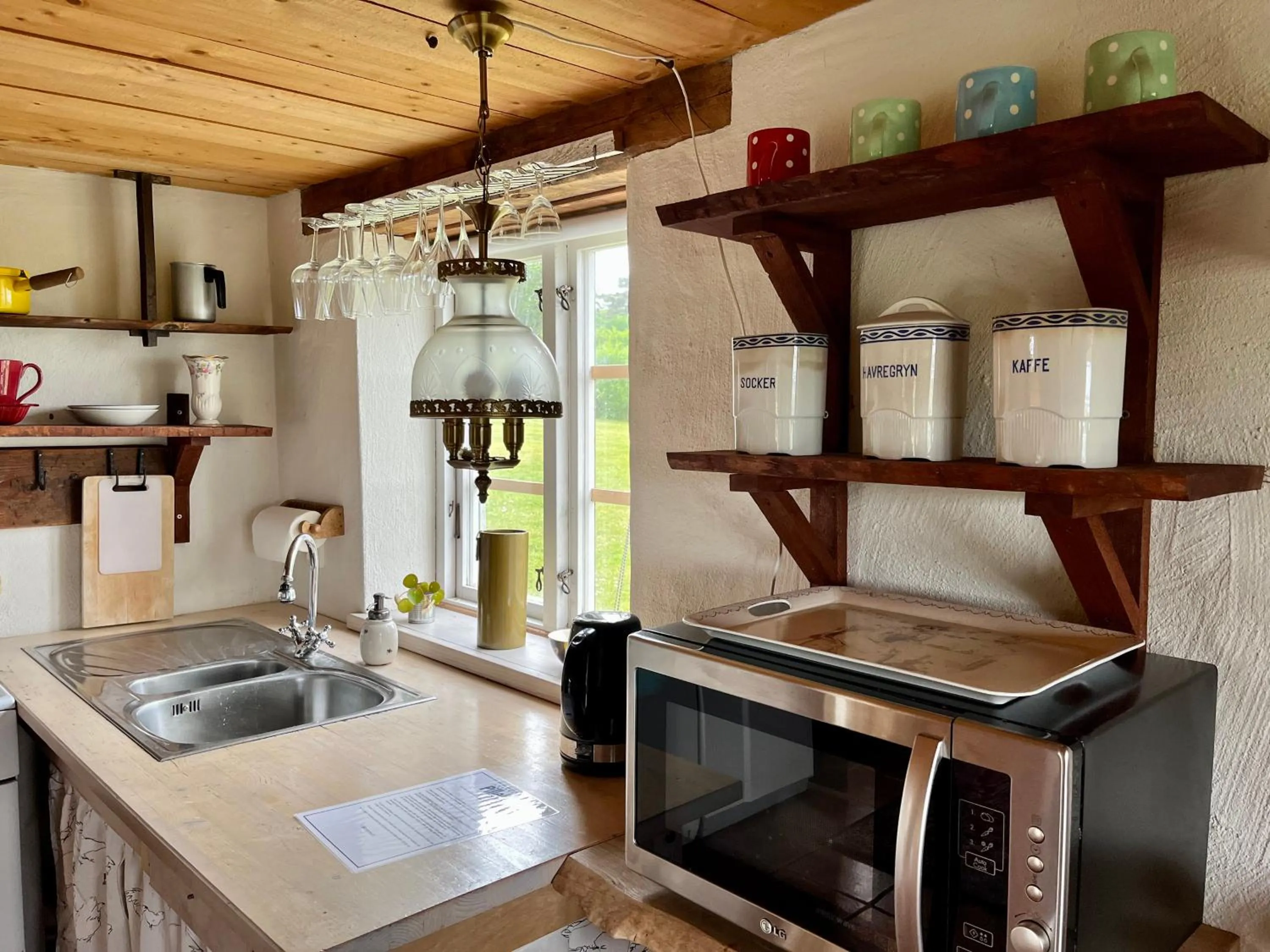 Kitchen or kitchenette in Sydkustens at Pillehill