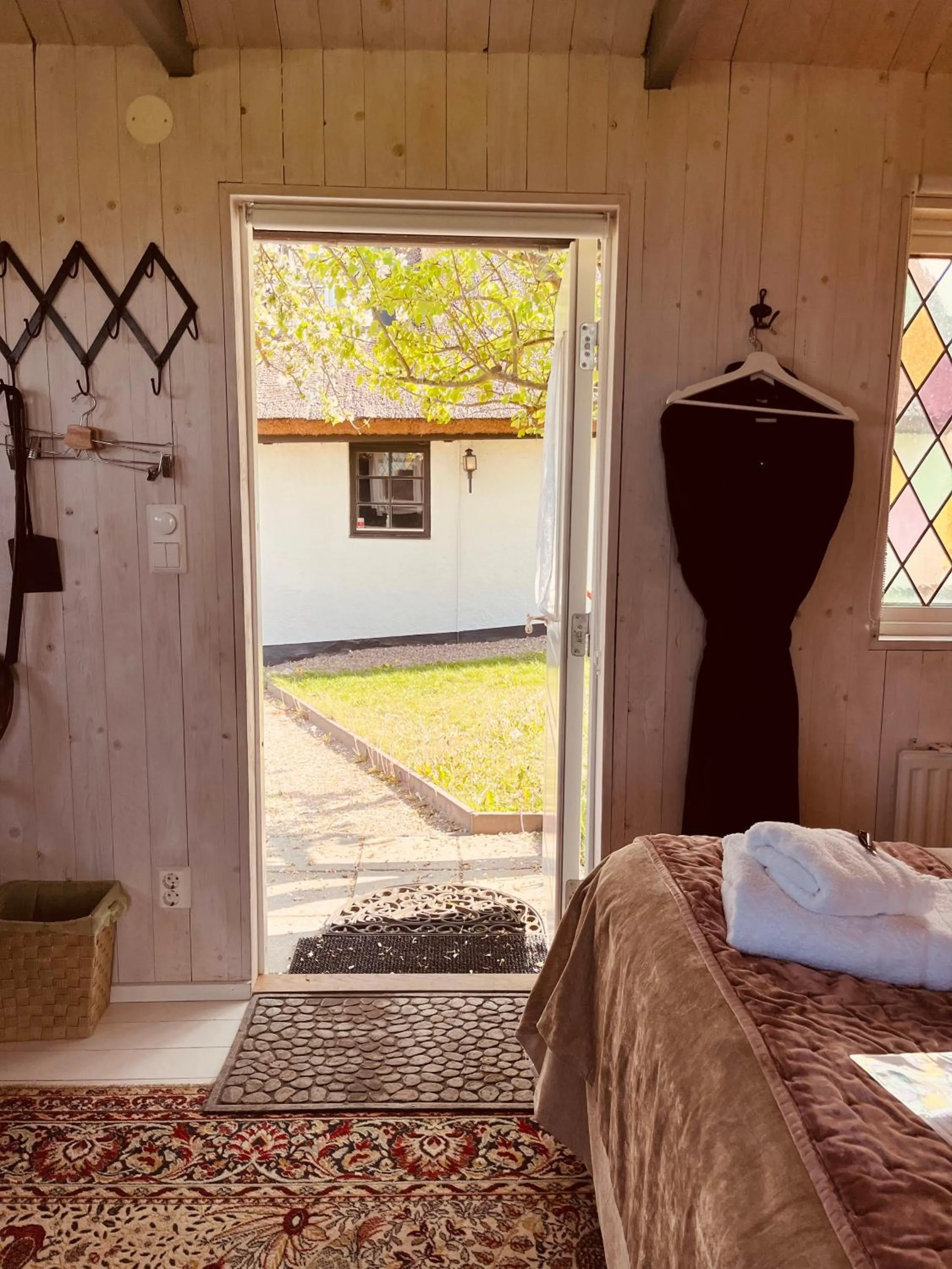 Facade/entrance, Bed in Sydkustens at Pillehill