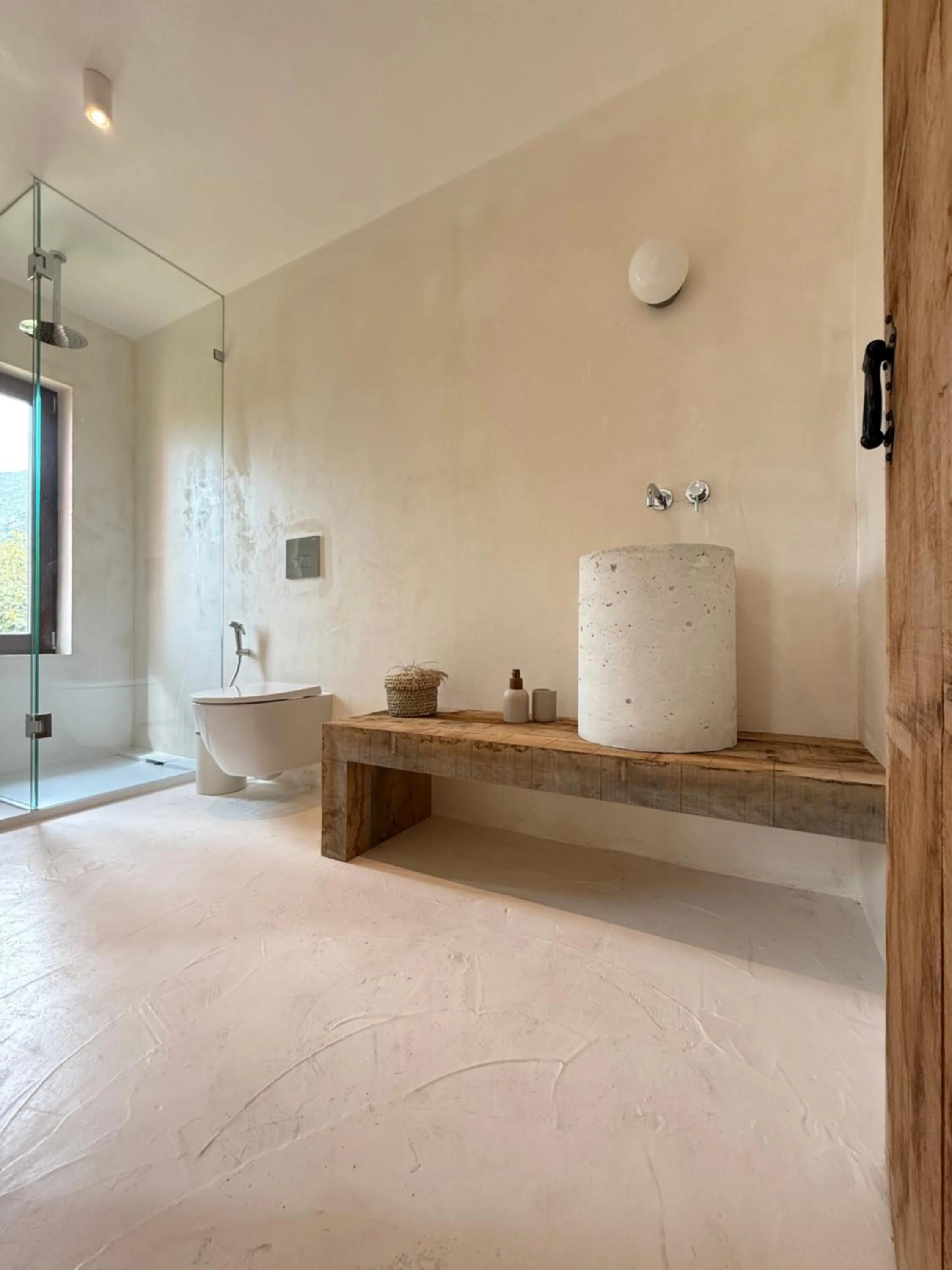 Public Bath in Cerquido by NHôme