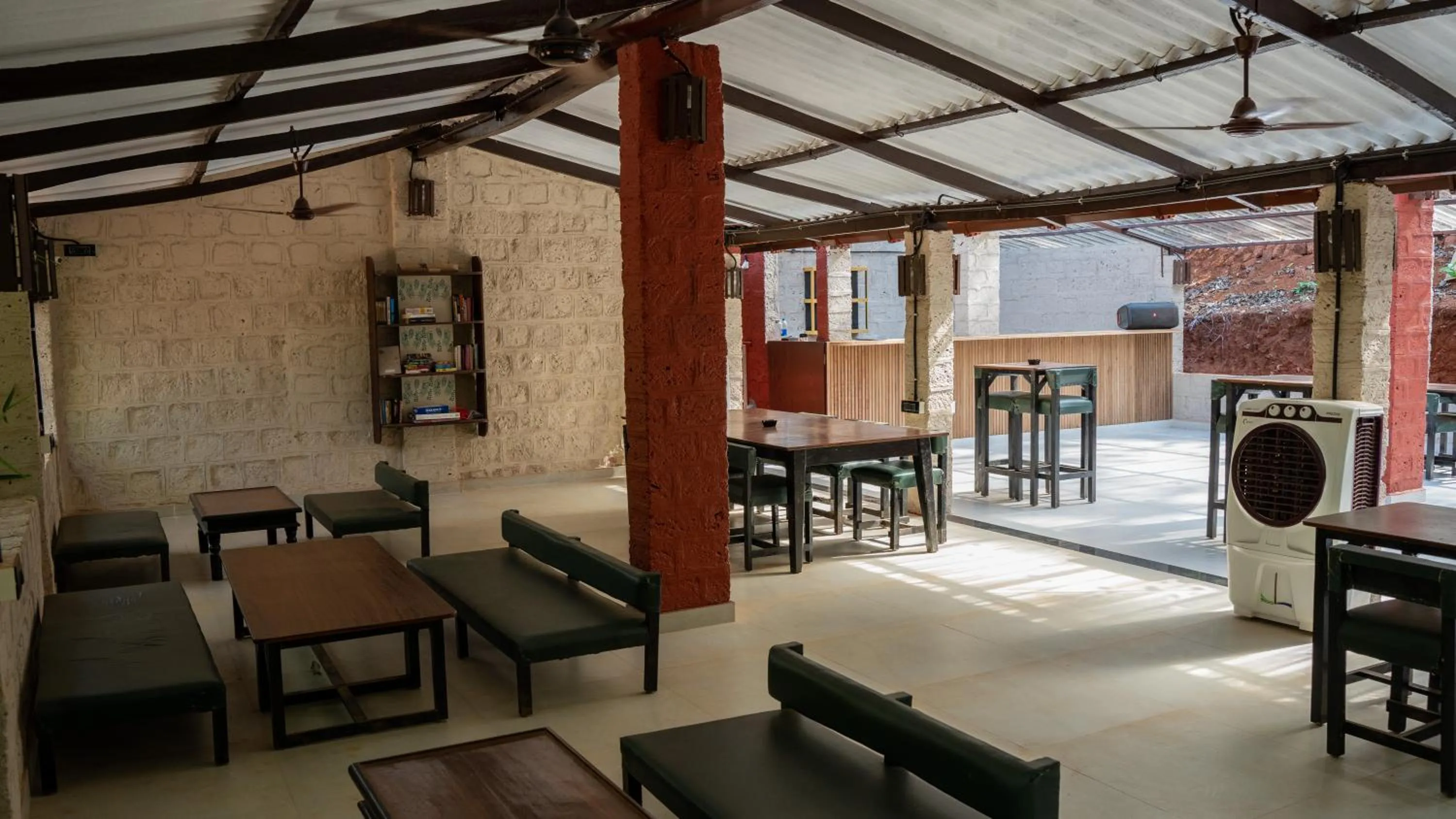Restaurant/places to eat in The Inaka Goa