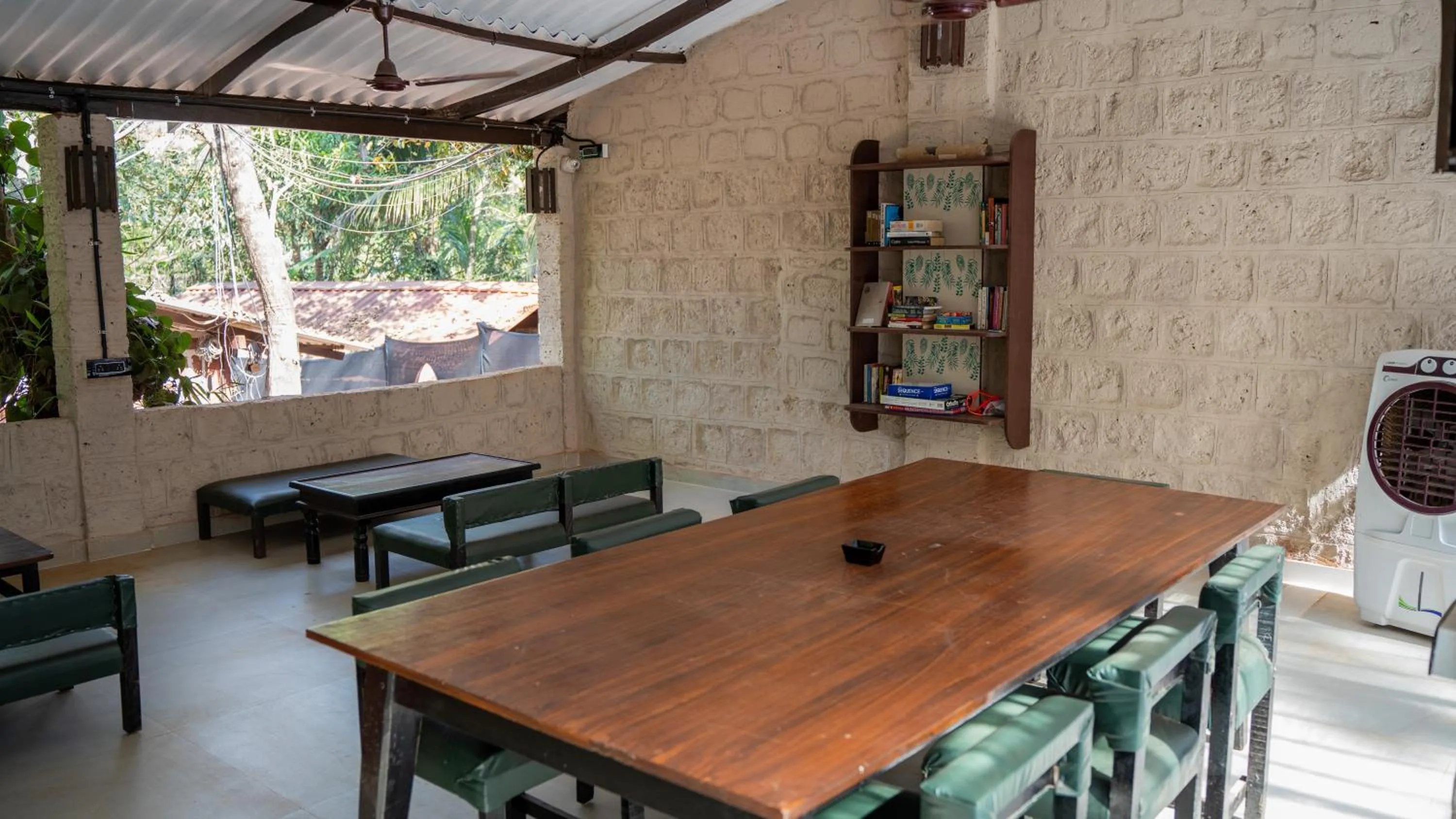 Restaurant/places to eat in The Inaka Goa