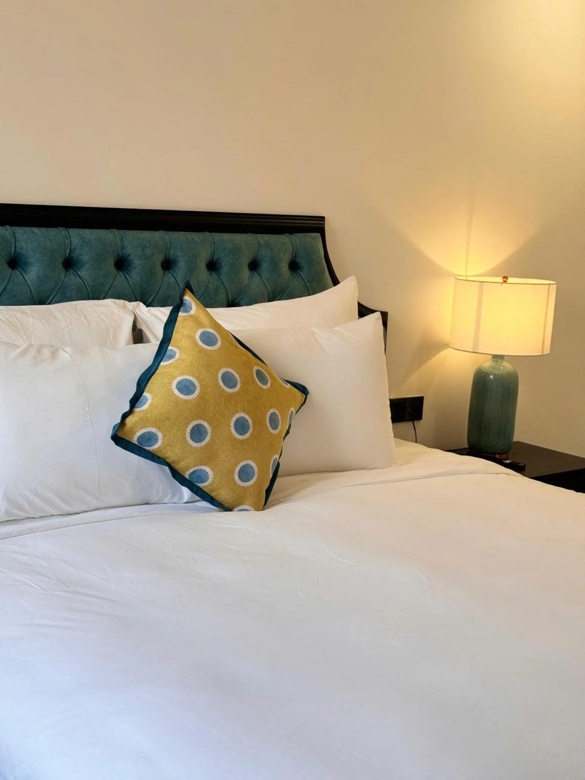 Bed in The Room Hotel - Starbucks