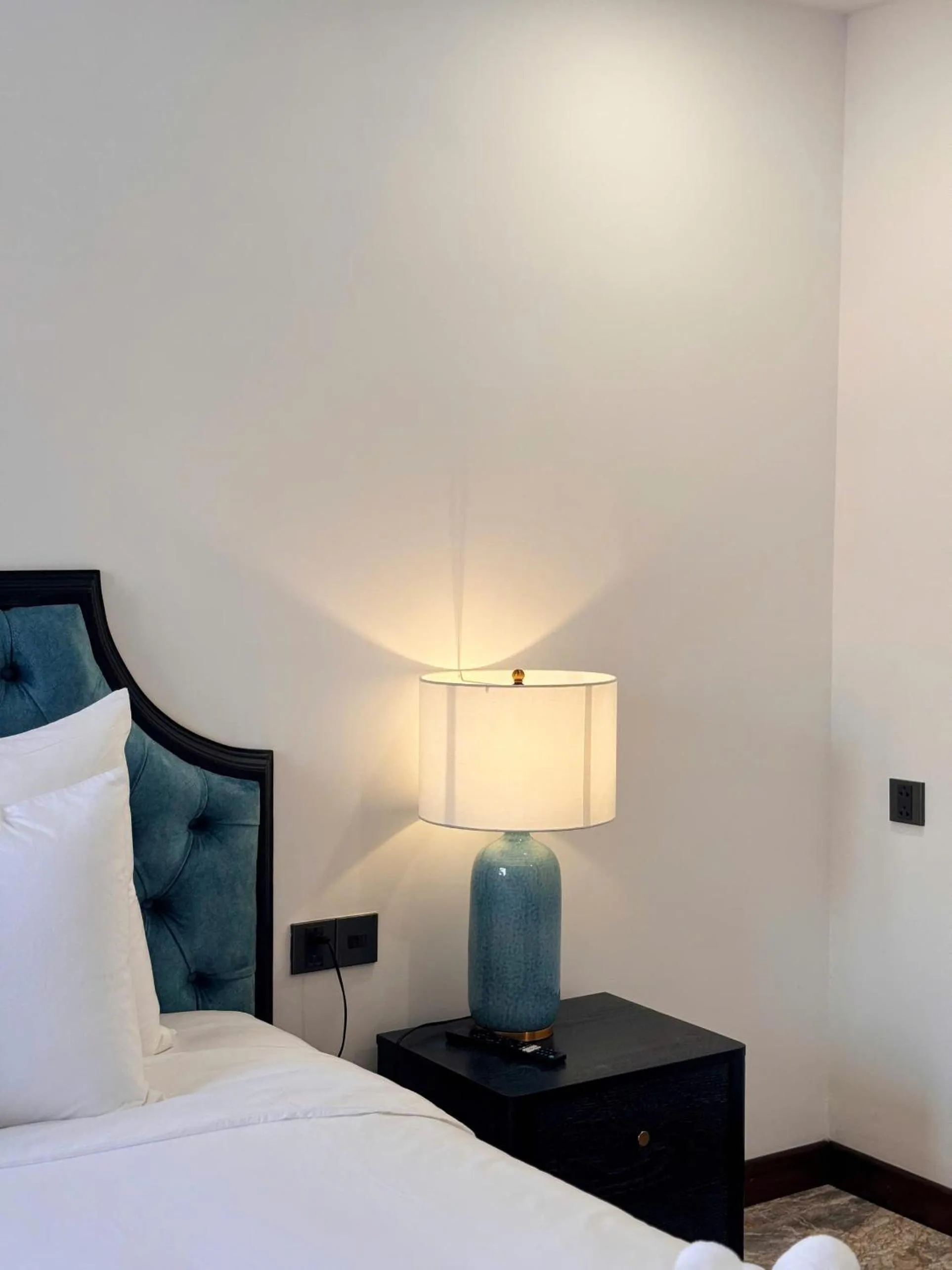 Bedroom, Bed in The Room Hotel - Starbucks