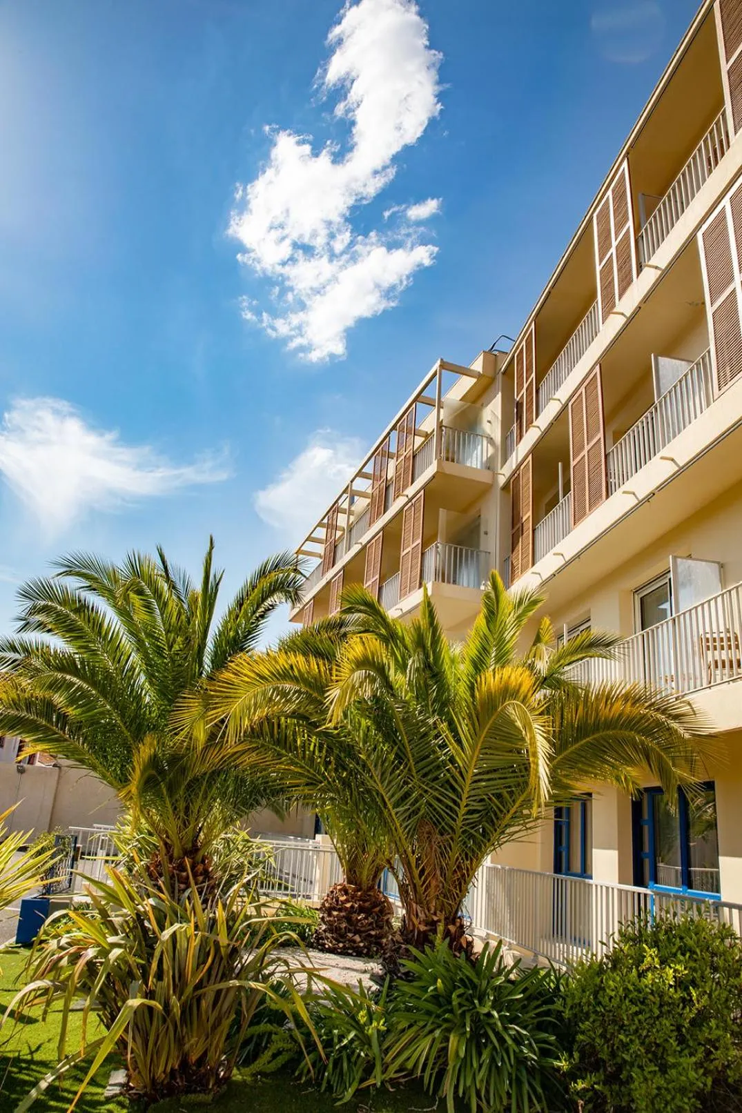 Property building in Best Western Arcachon Le Port