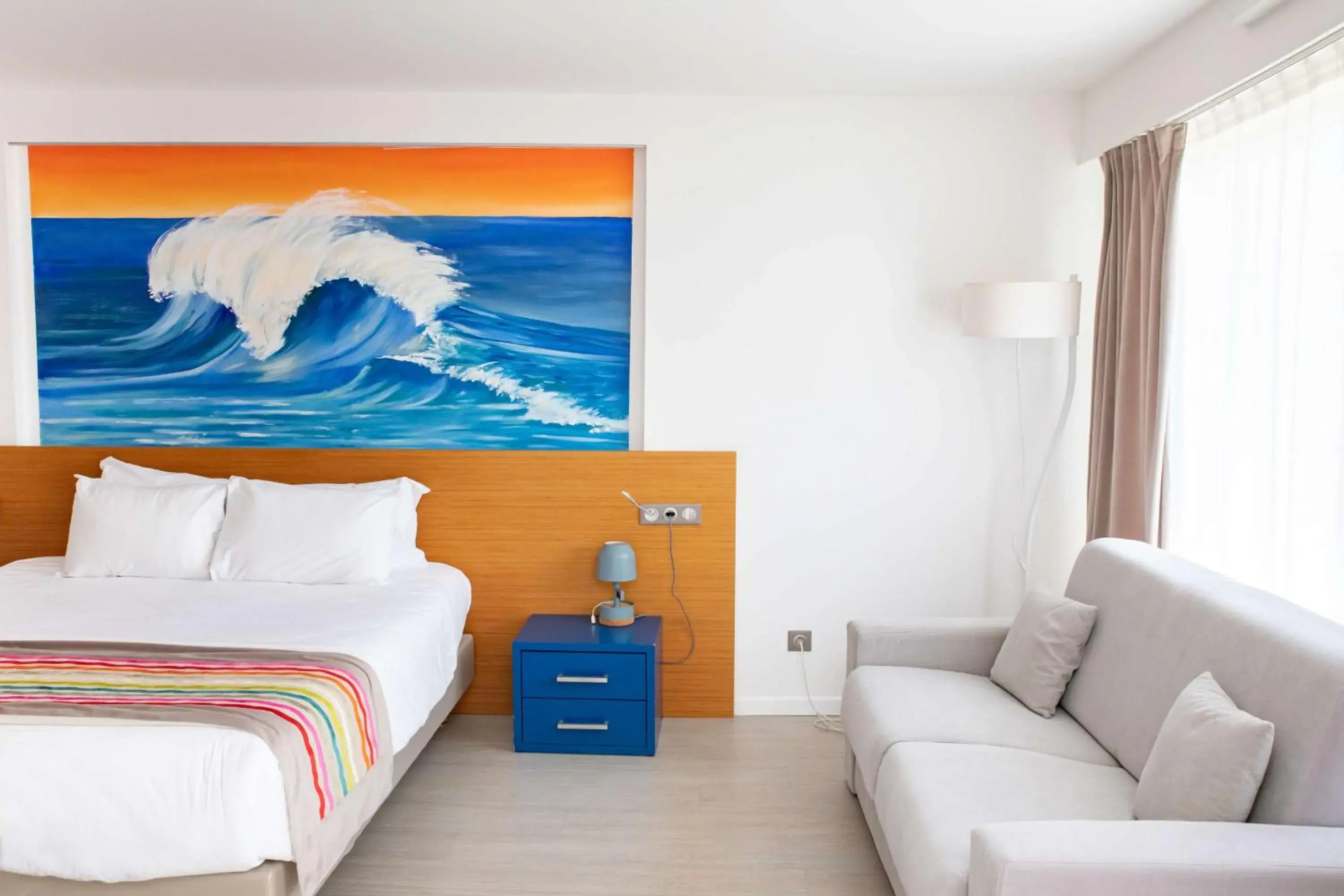 Bedroom, Bed in Best Western Arcachon Le Port Bedroom, Bed in Best Western Arcachon Le Port