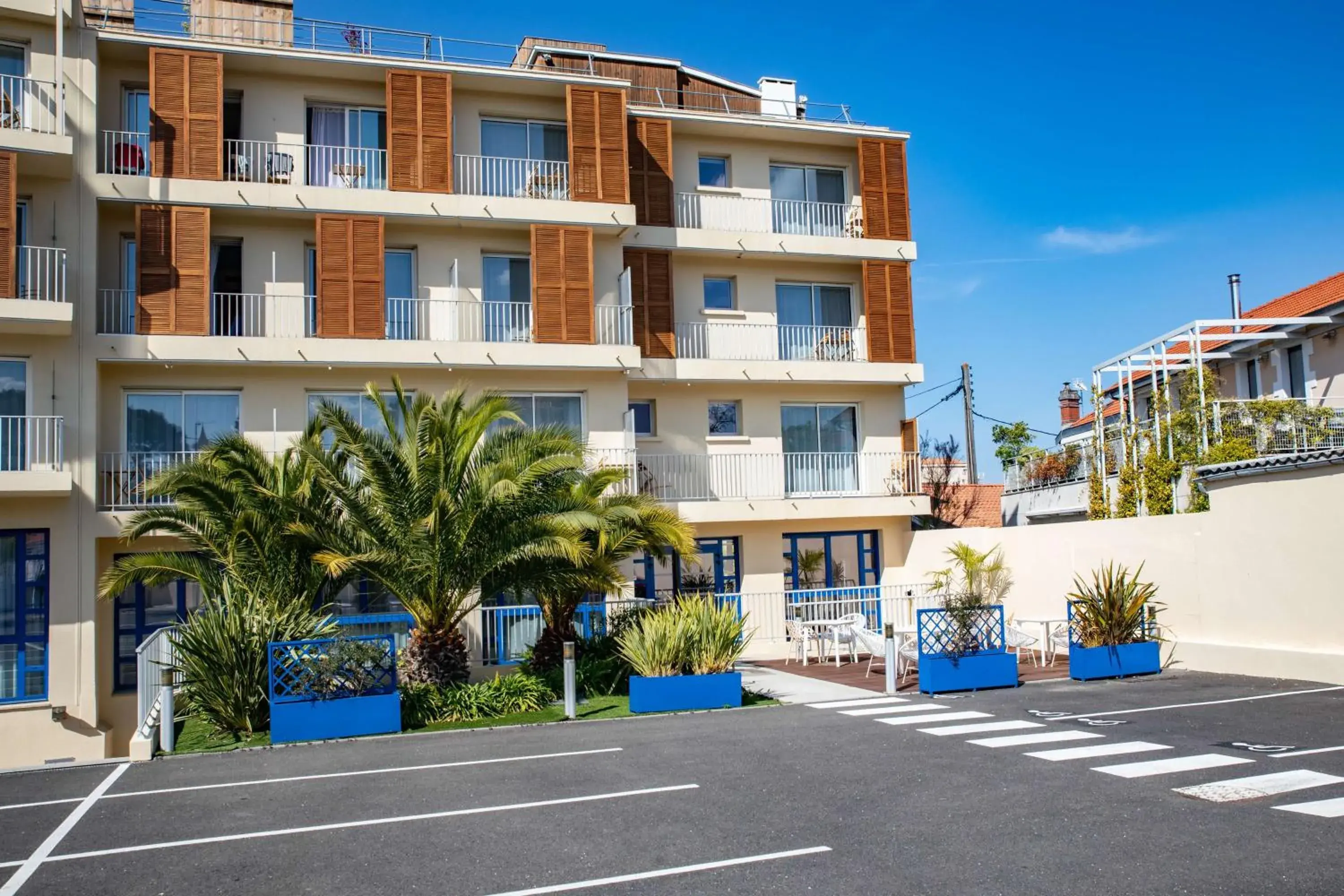 Property building in Best Western Arcachon Le Port Property building in Best Western Arcachon Le Port