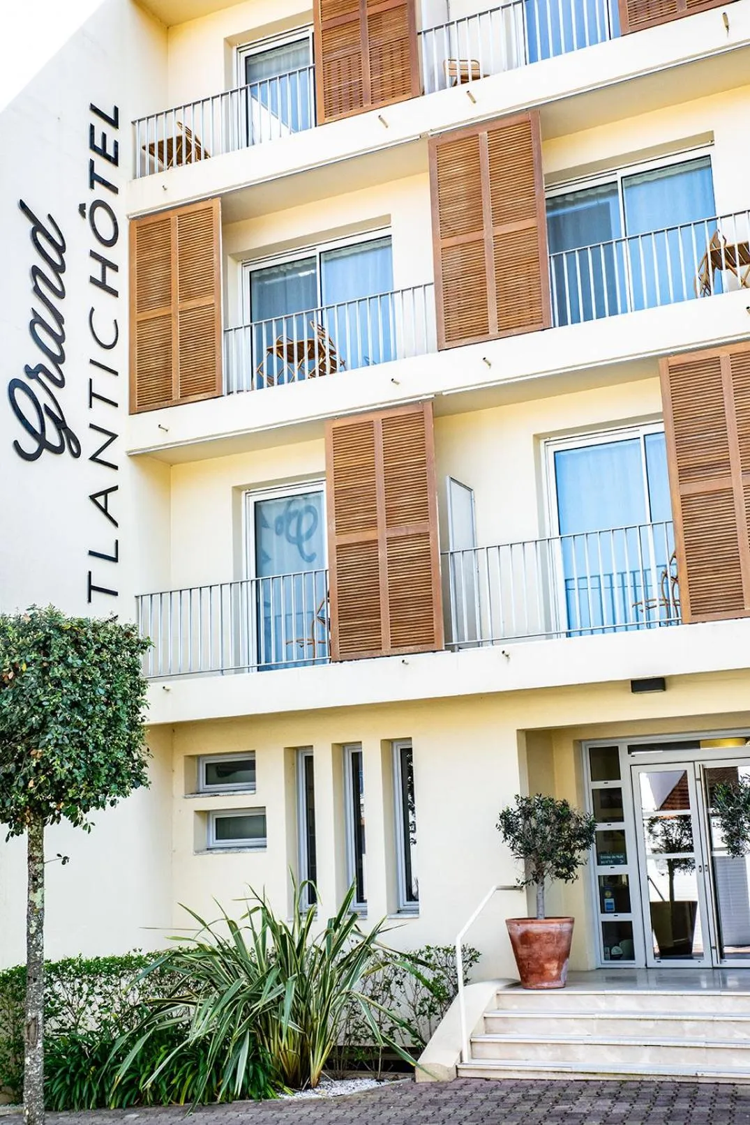 Facade/entrance in Best Western Arcachon Le Port