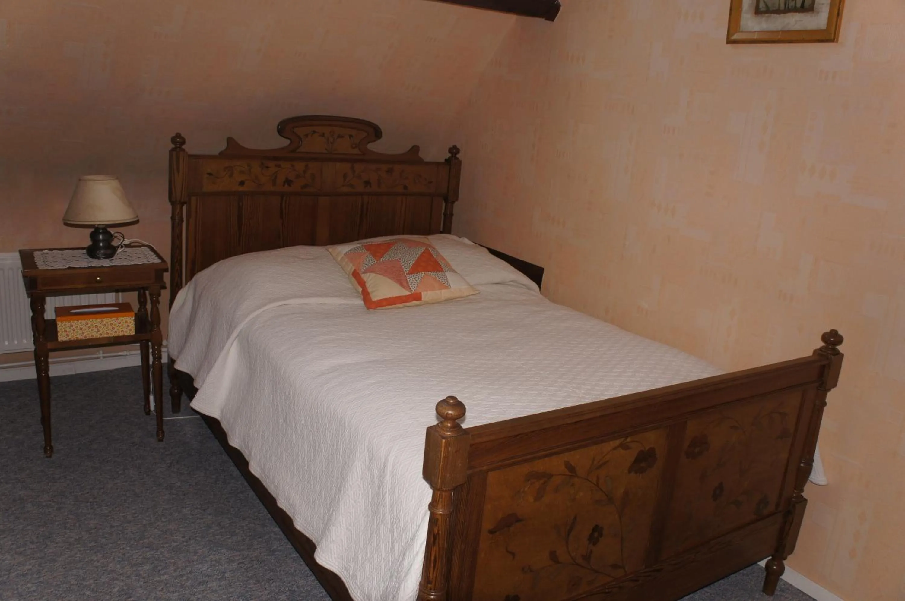 Bedroom, Bed in Le Franquevillette