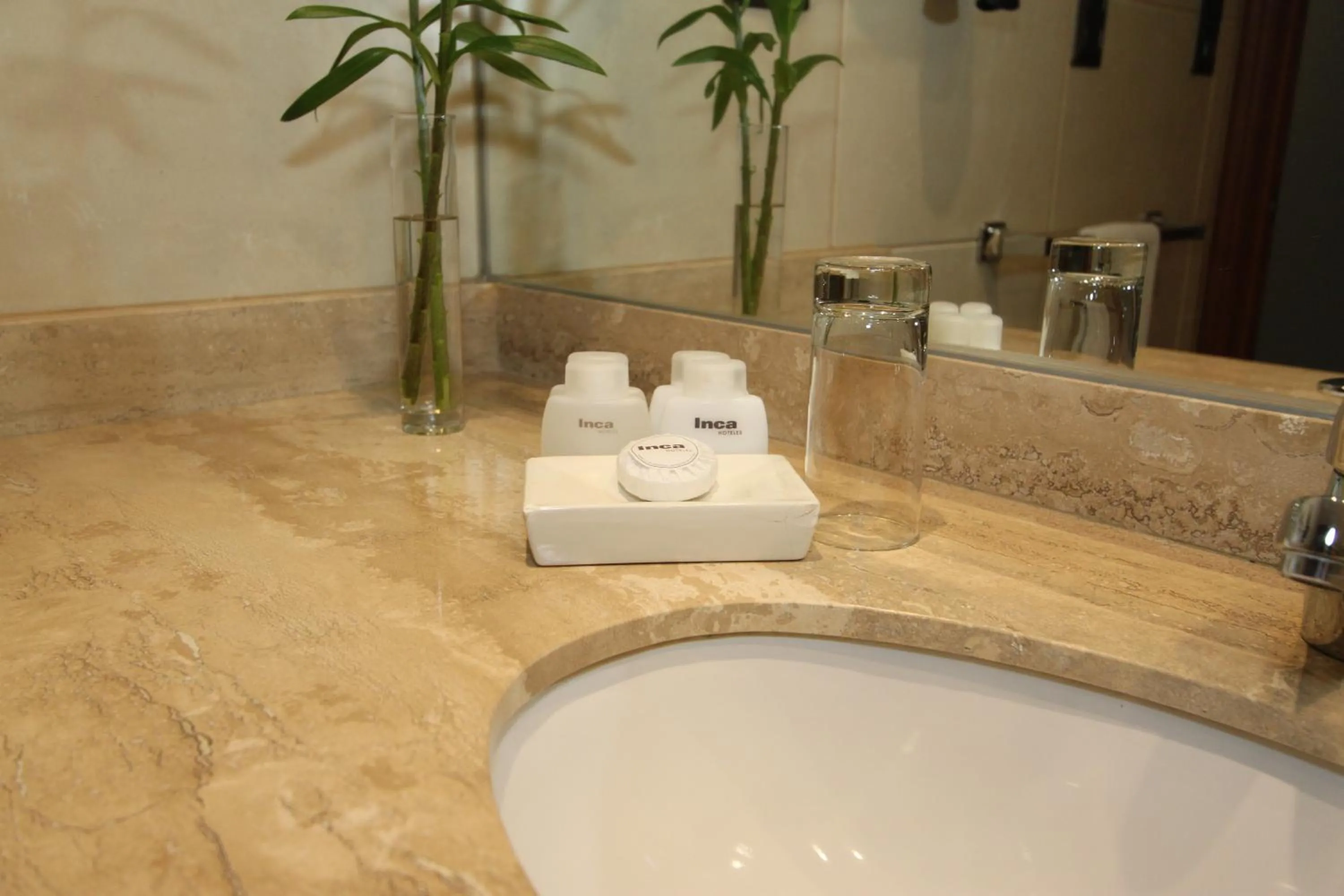 Twin Room with Two Queen Beds - single occupancy in Inca Hoteles